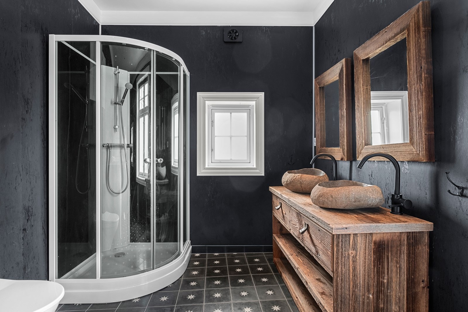 Bad leilighet 2. etasje Galleribilde