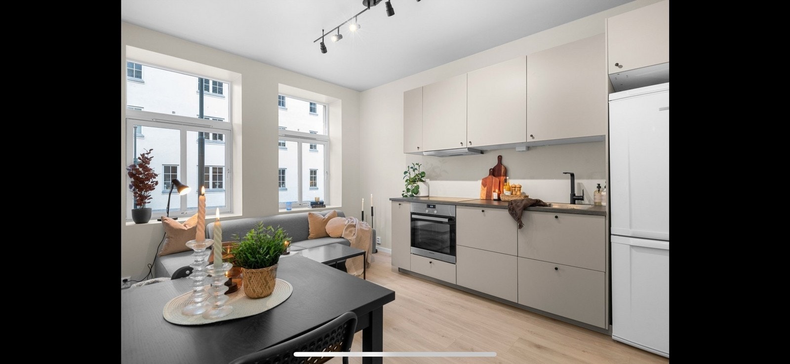 Leiligheten leies ut fullt møblert (andre møbler følger) Galleribilde