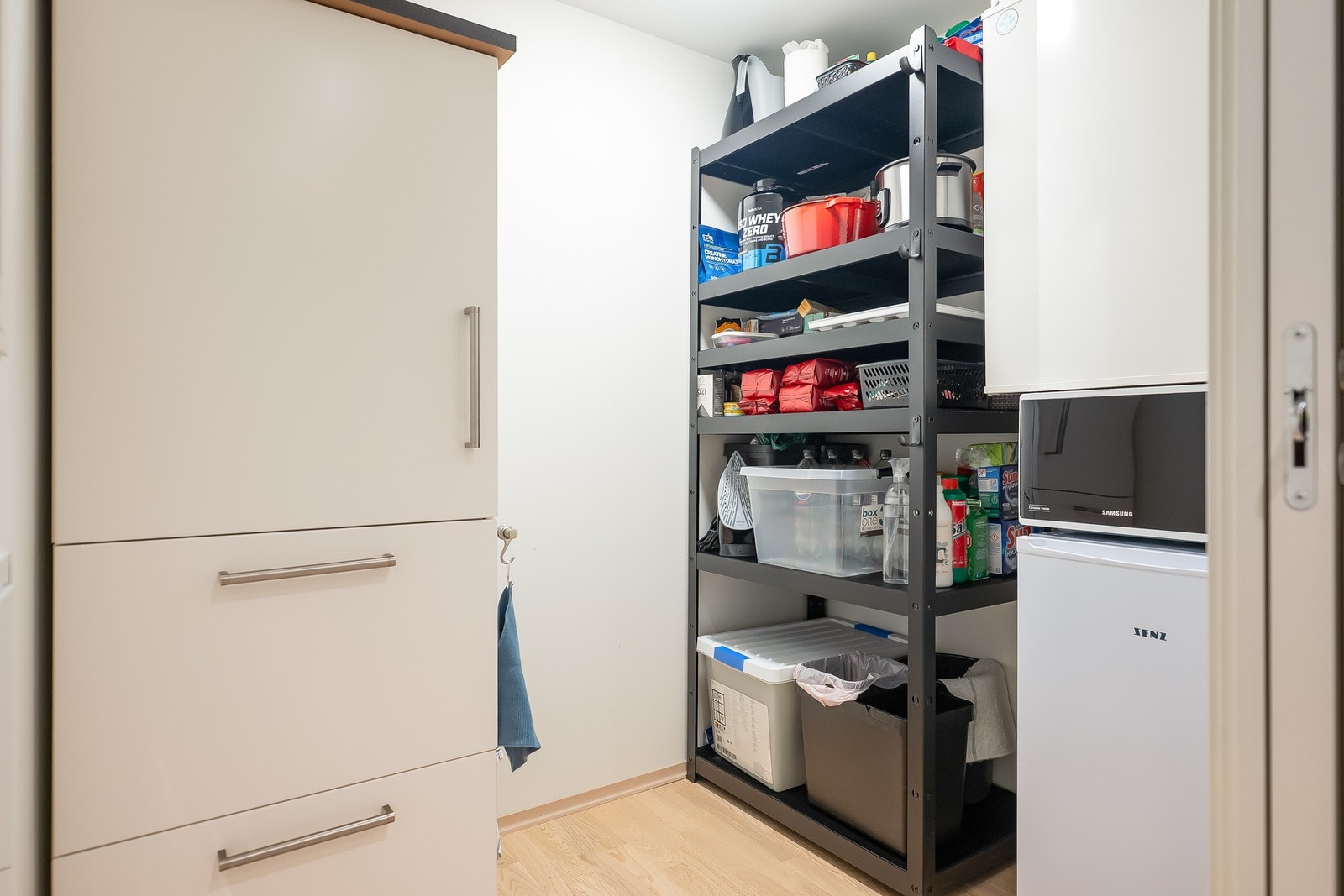 En innvendig bod og en bod i kjeller. Galleribilde