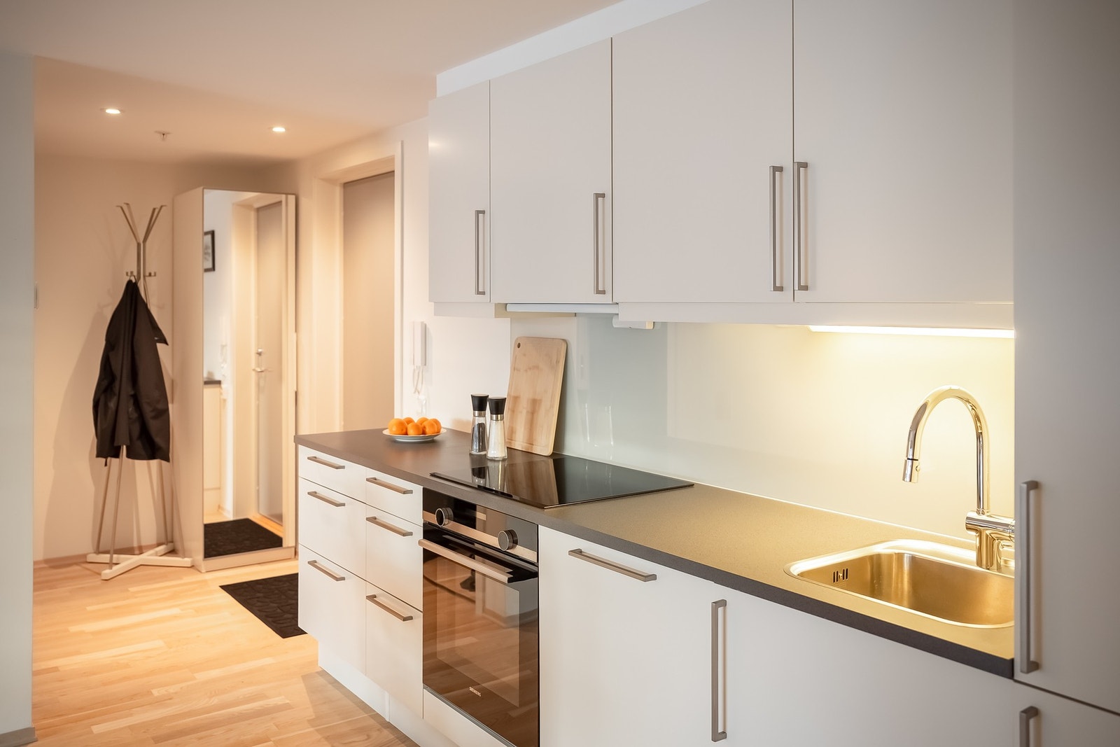 Integrerte hvitevarer medfølger i handelen. Galleribilde