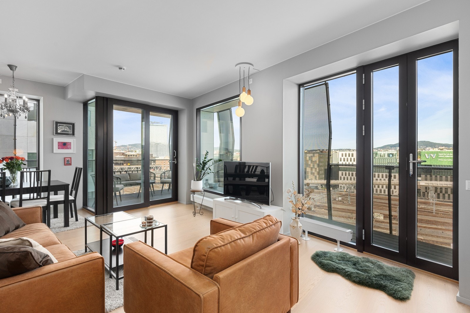 Tilbake i leiligheten. Galleribilde