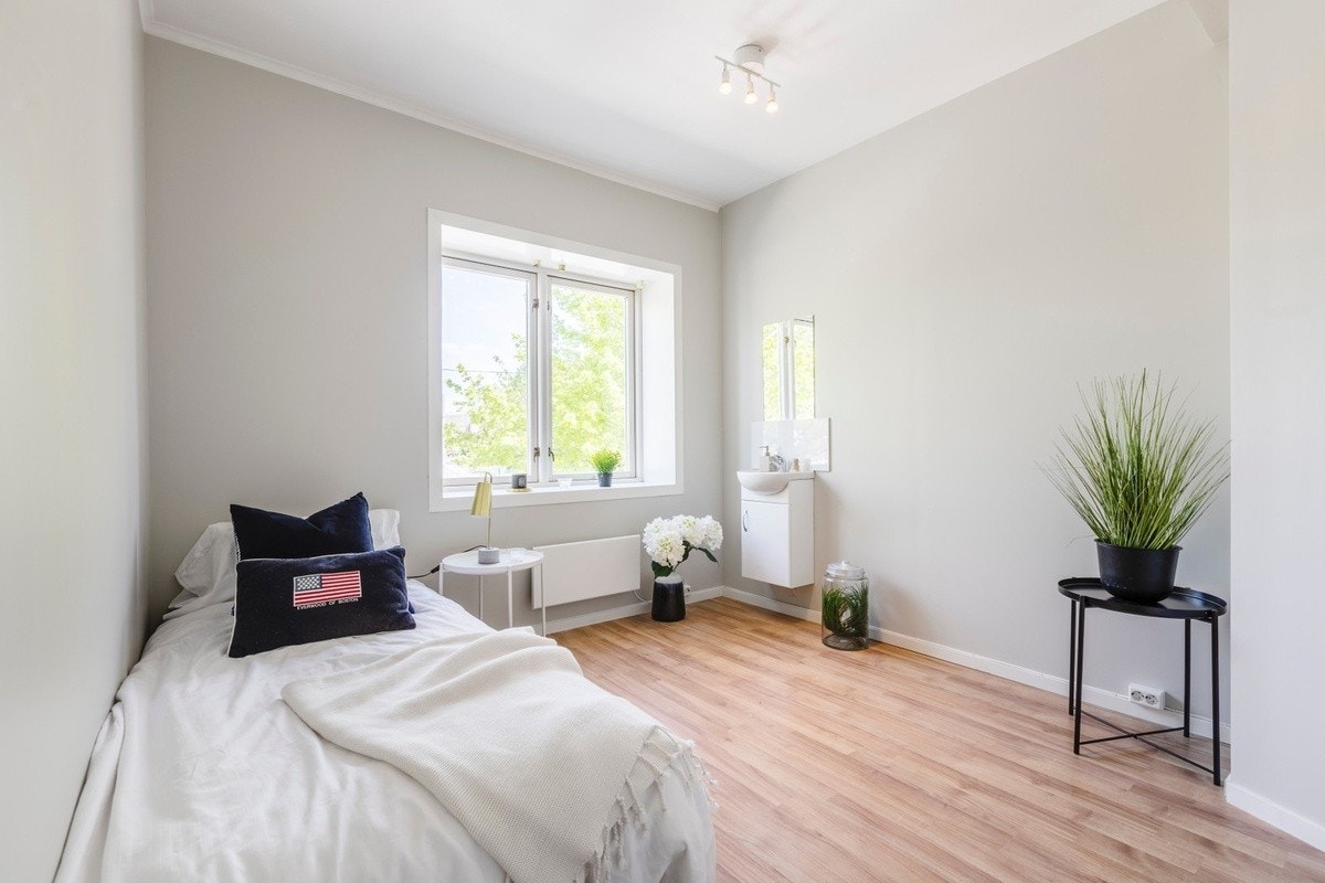 Sov 5: ca 10,7 kvm Galleribilde