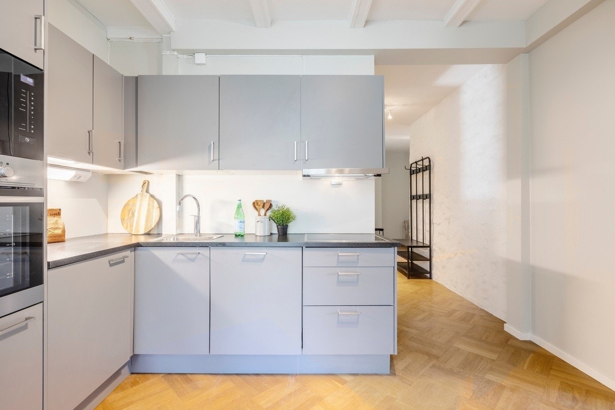 Kjøkken med integrerte hvitevarer Galleribilde