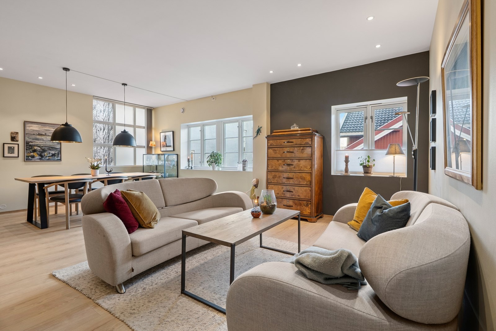 Eiendomsmegler Joachim Norum Larsen i DNB Eiendom presenterer denne fine leiligheten i Lindtrupbakken 8B Galleribilde