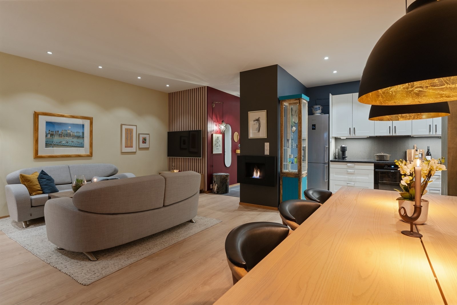 Biopeisen gir en lun og moderne atmosfære - et elegant blikkfang i rommet Galleribilde