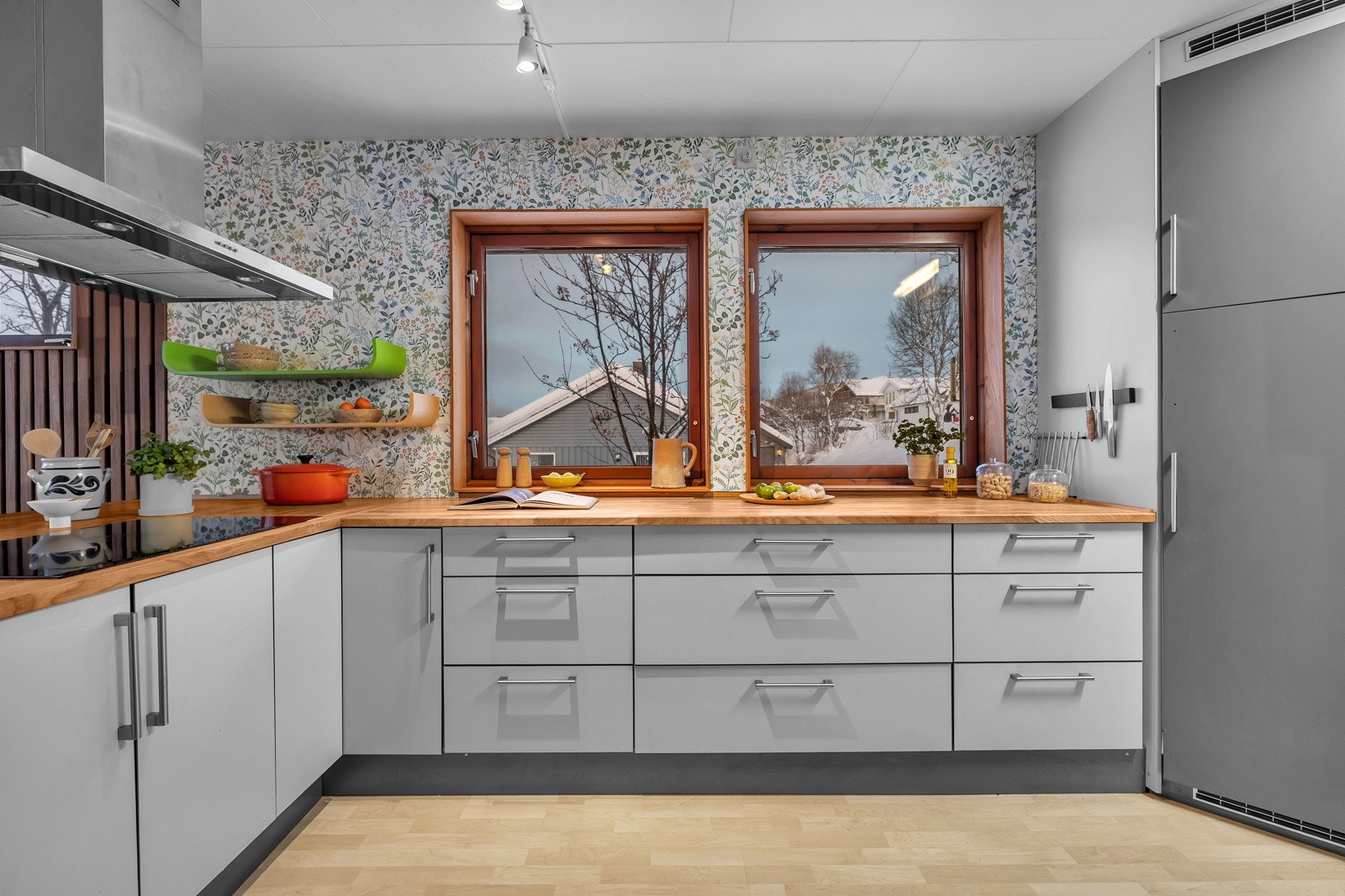 Kjøkkenet er bl.a. utstyrt med kjølehjørne Galleribilde