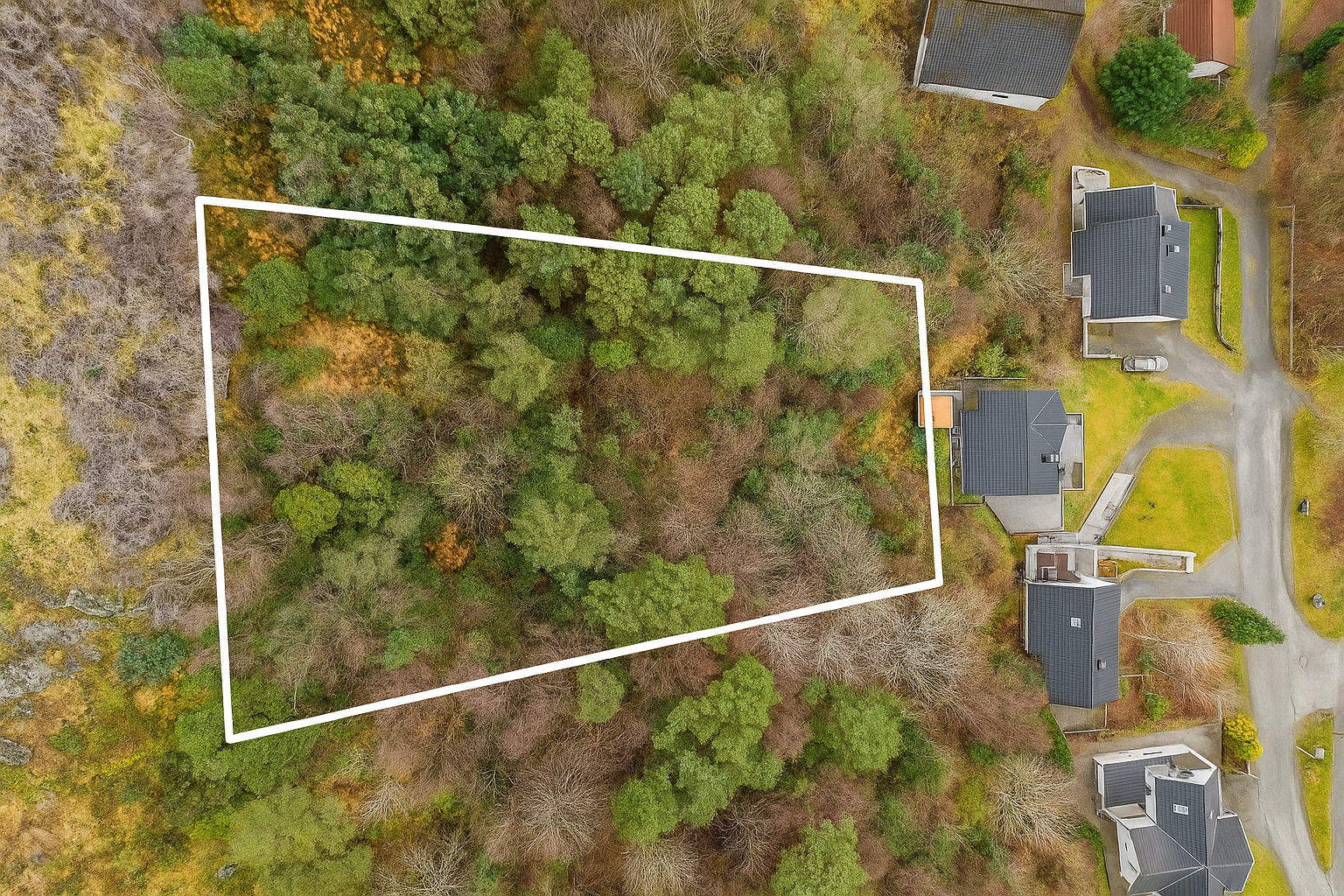 Tomtegrensene er tegnet inn omtrentlig. Se vedlagt grunnkart. Galleribilde