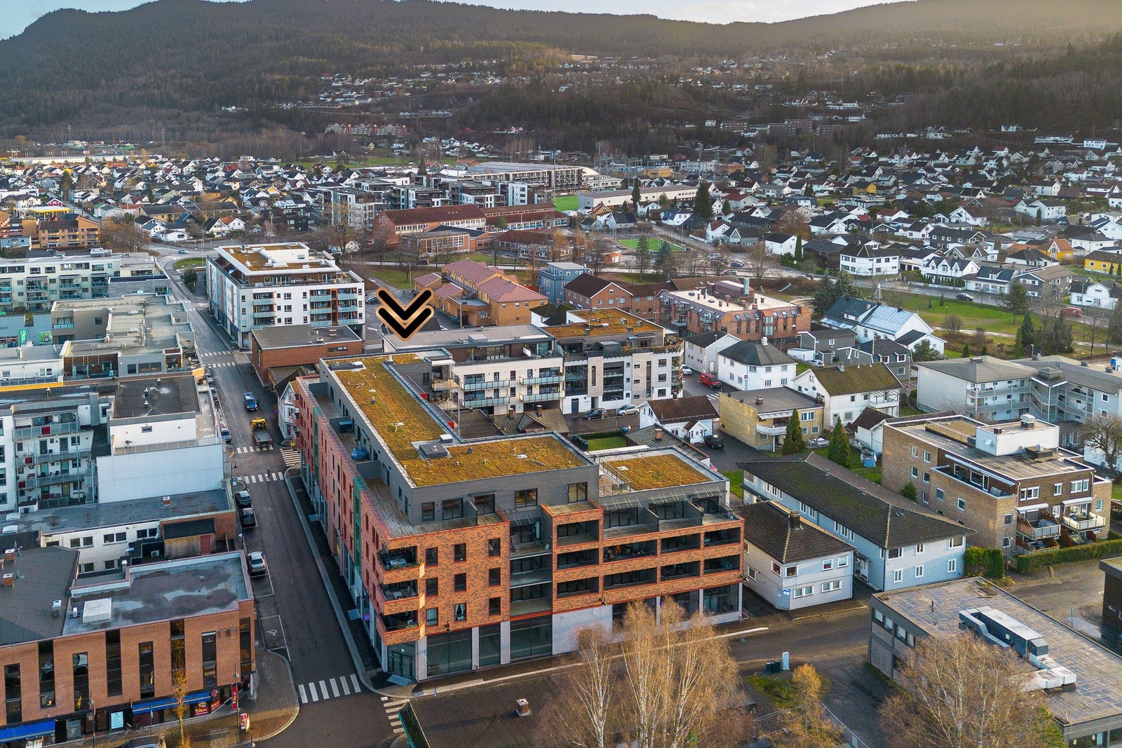 Rolig og sentralt område med gode solforhold. Galleribilde