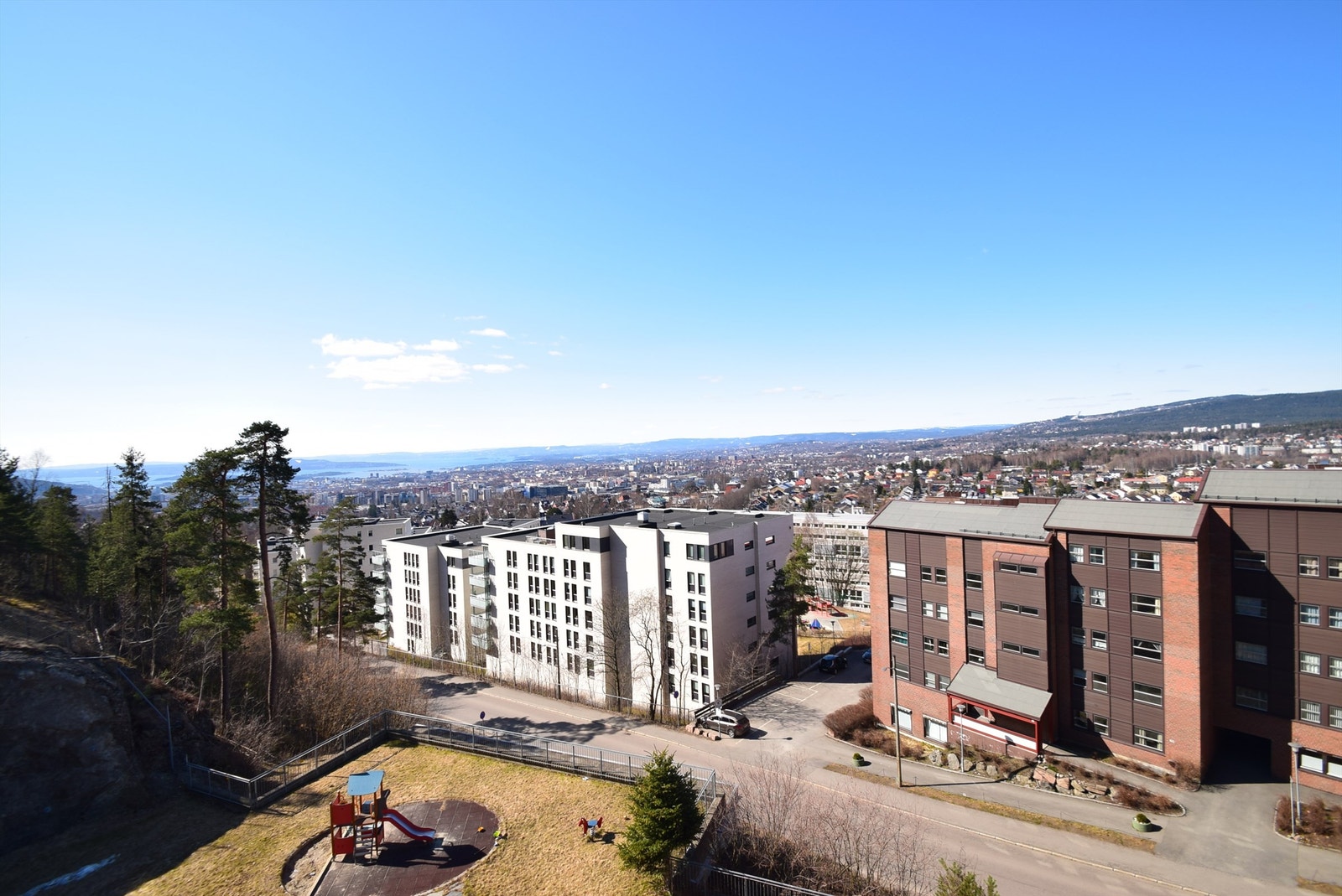 Fantastisk og kanskje Oslos beste utsikt fra balkongen. Galleribilde