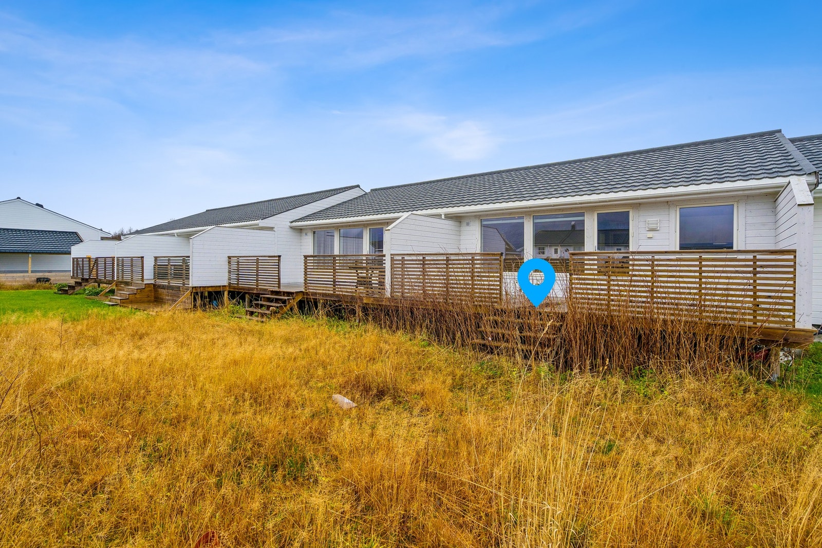 Vi har gleden av å ønske deg velkommen til dette fine rekkehuset med alt på ett plan. Galleribilde