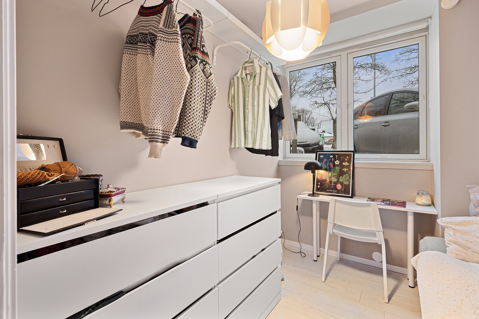 Soverommet er 7,1 kvm med god plass til ønsket seng. Galleribilde