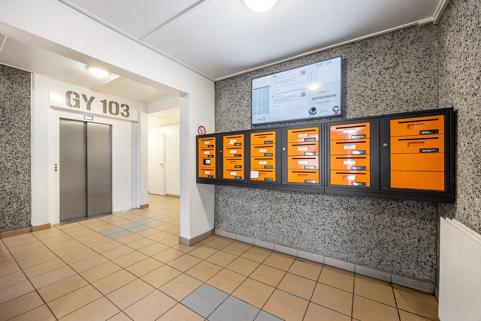 Bygget er utstyrt med heis, som gir enkel adkomst til leiligheten. Hver oppgang har et fellesvaskeri. Galleribilde