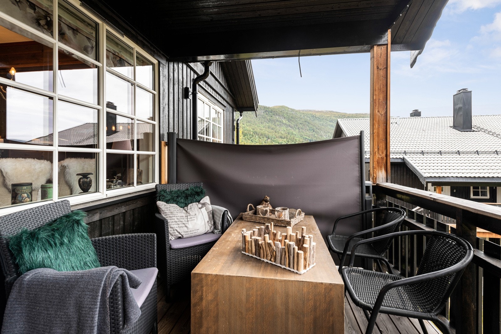 Lun og overbygget terrasse på 8 kvm Galleribilde