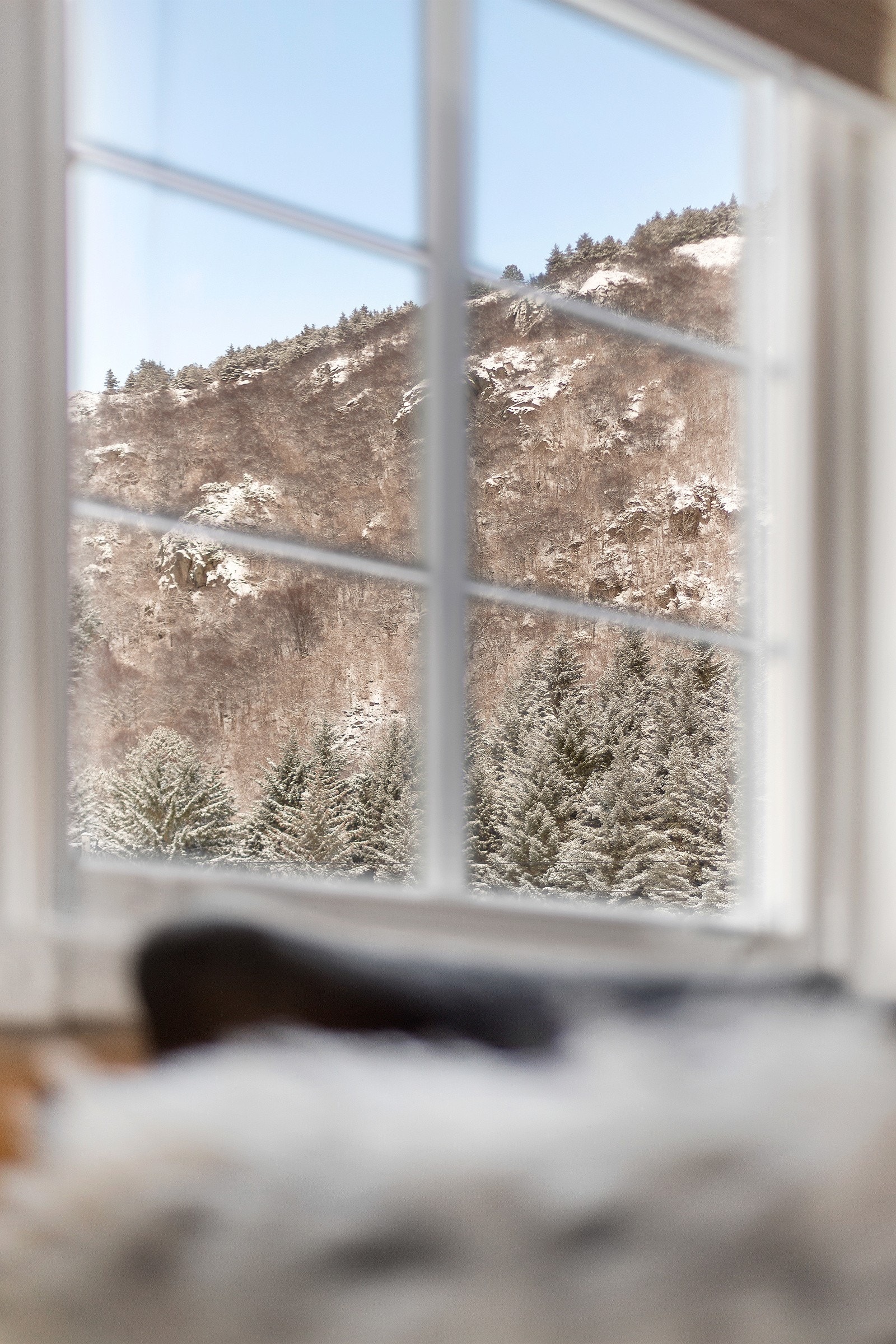 Fra godstolen kan en sitte å se på de som kaver seg opp til Skulebua. Galleribilde