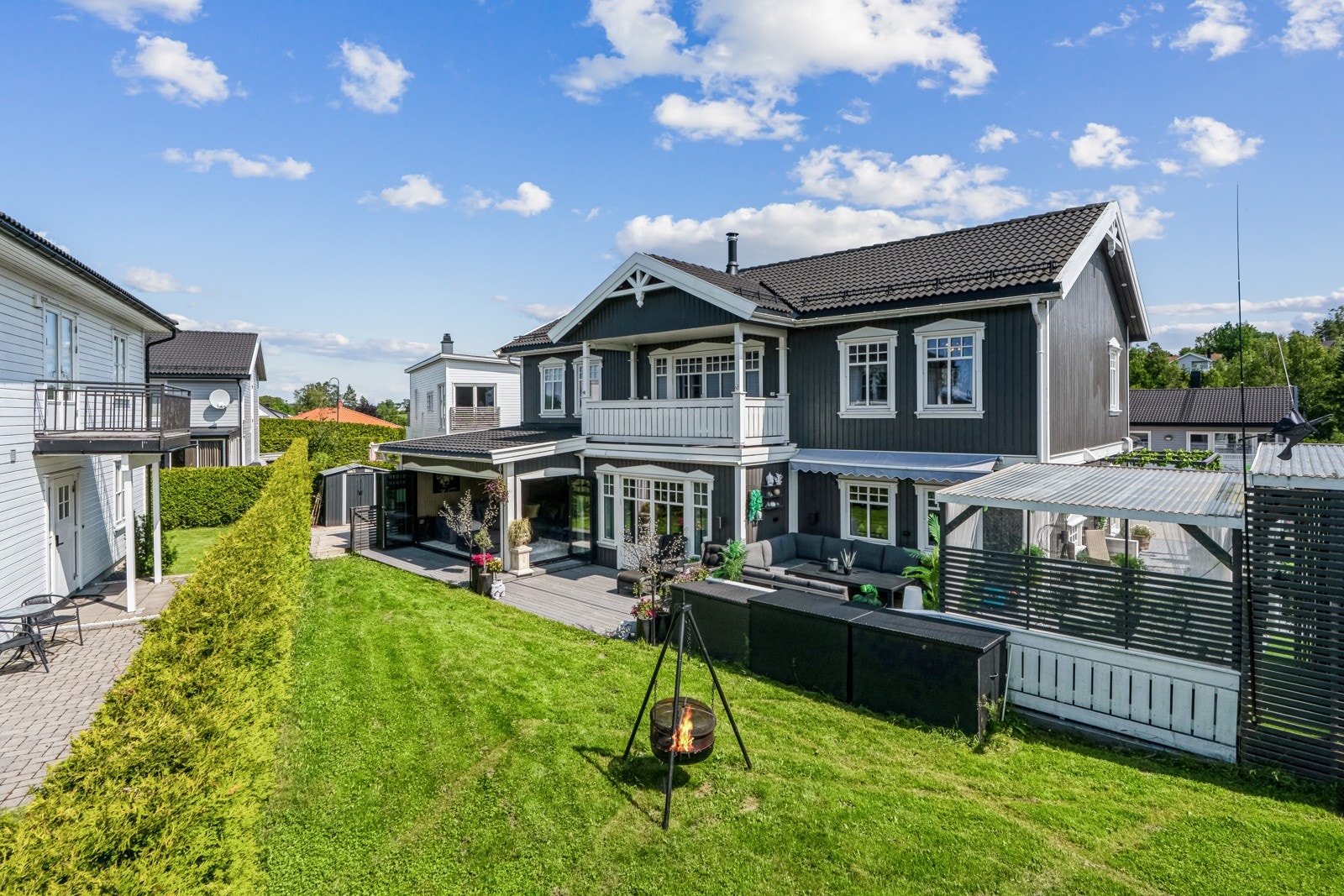 Fasade med hagestue Galleribilde