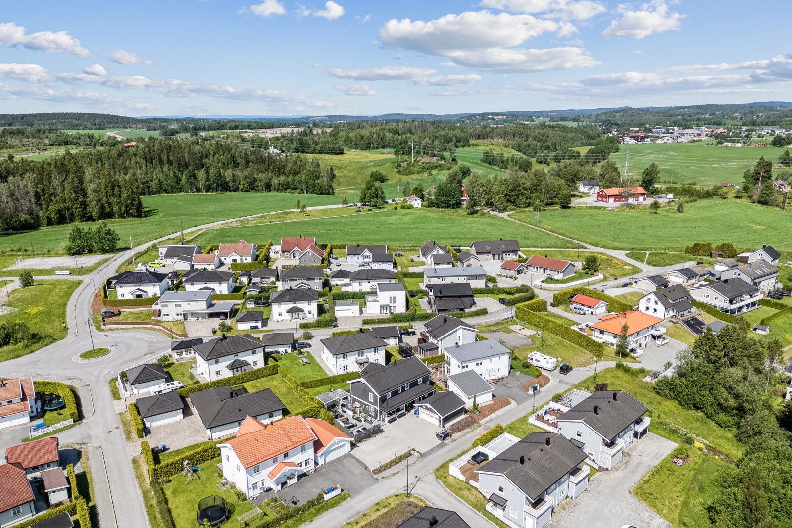 Barnevennlig i nyere boligfelt på Vollene Galleribilde