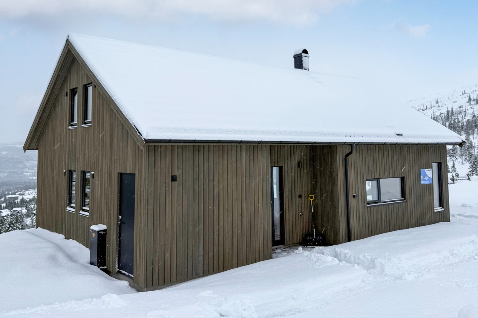 Nyoppført og moderne hytte med attraktiv beliggenhet. Ski in/ski out til Grong skisenter! Galleribilde