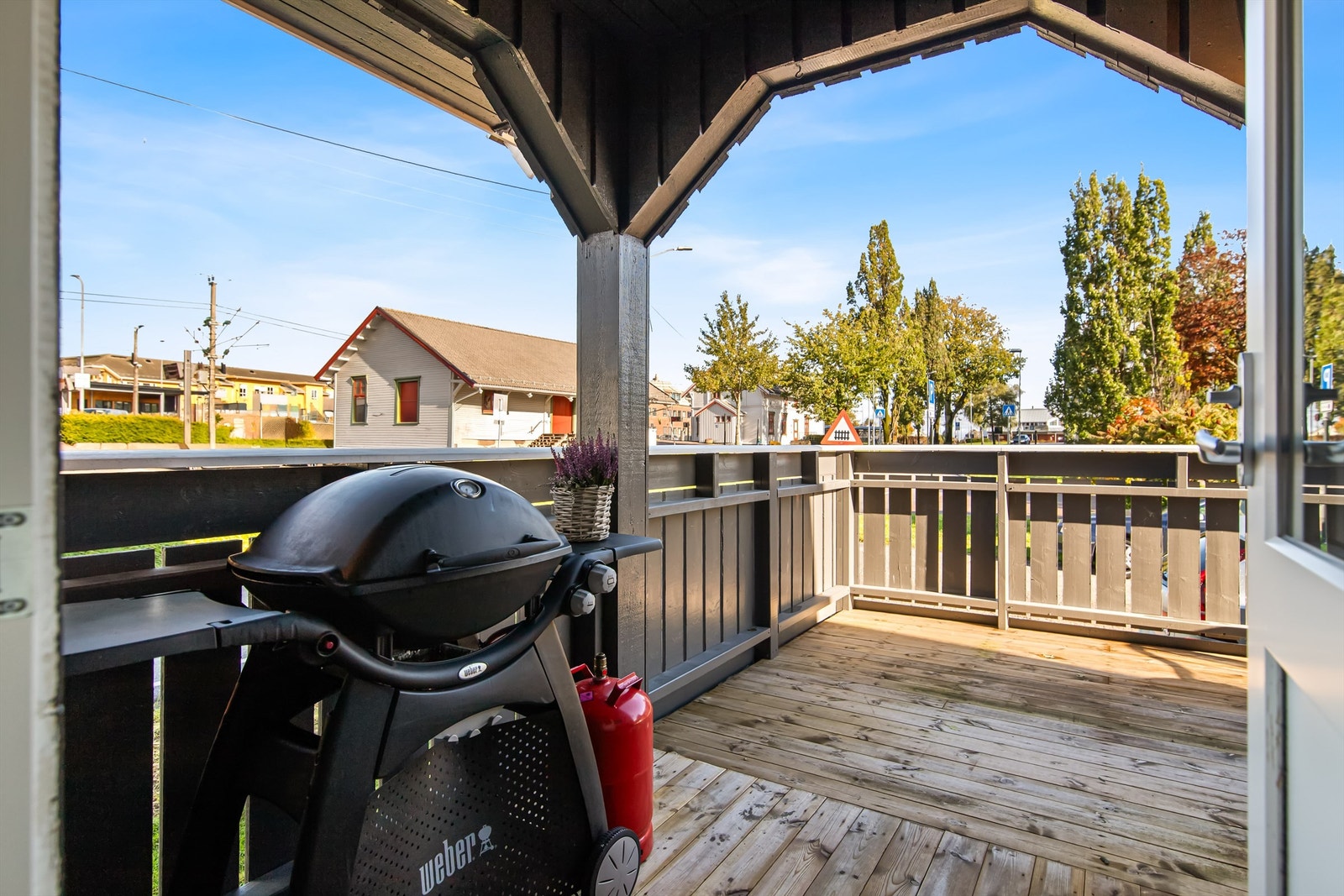 Terrassen har direkte adkomst fra stuen Galleribilde