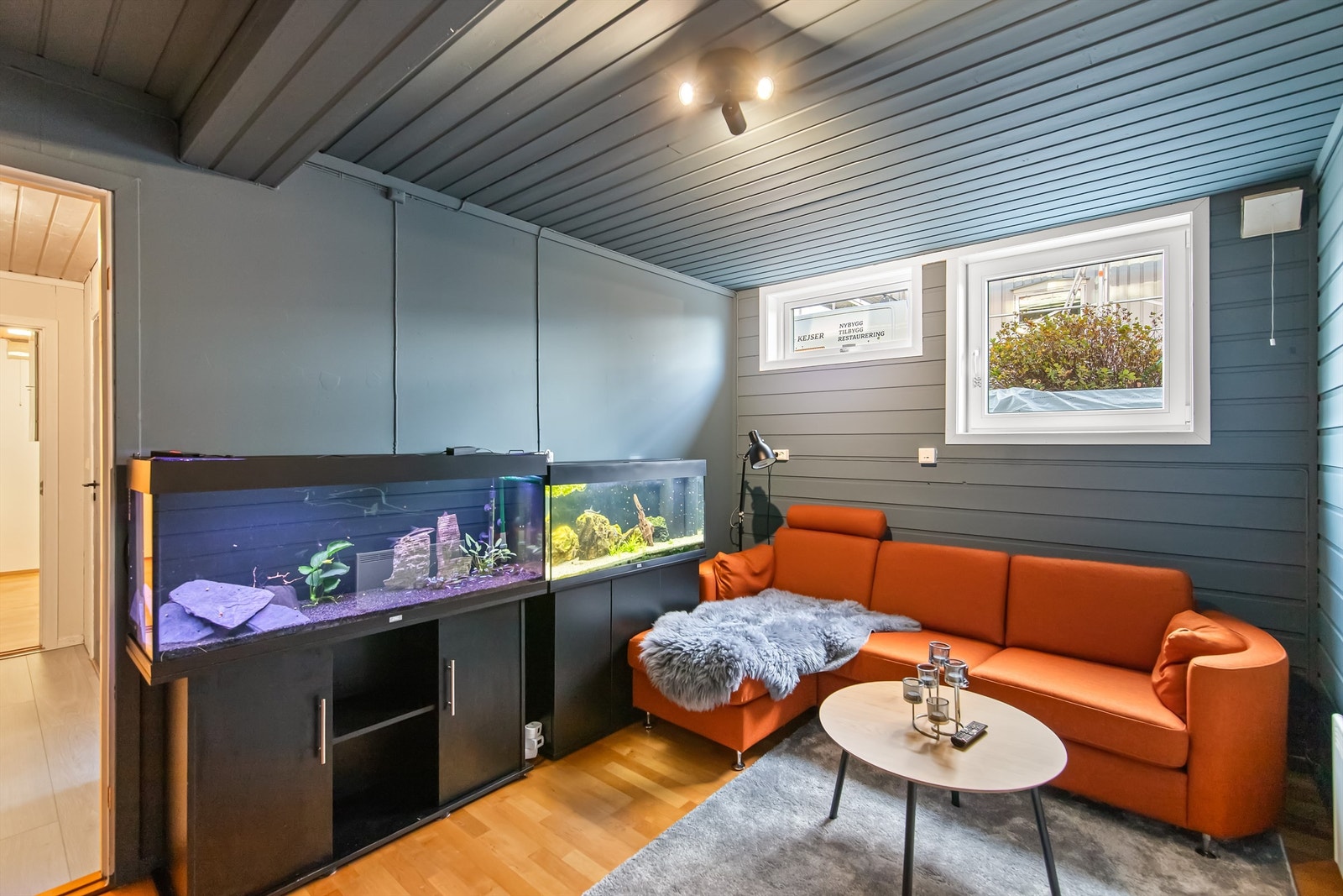 Innredet og godkjent oppholdsrom i underetasjen Galleribilde