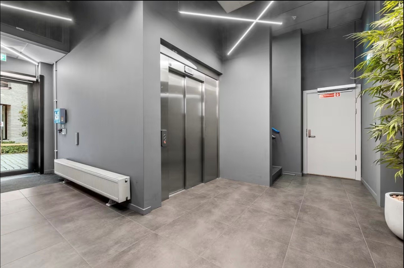 Heisadkomst til leiligheten. Galleribilde