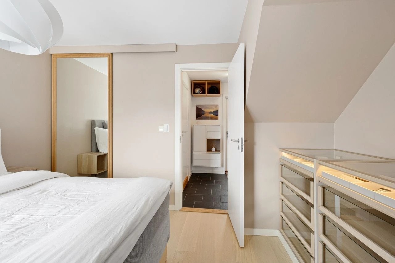 Innebygd skyvedørsgarderobe Galleribilde