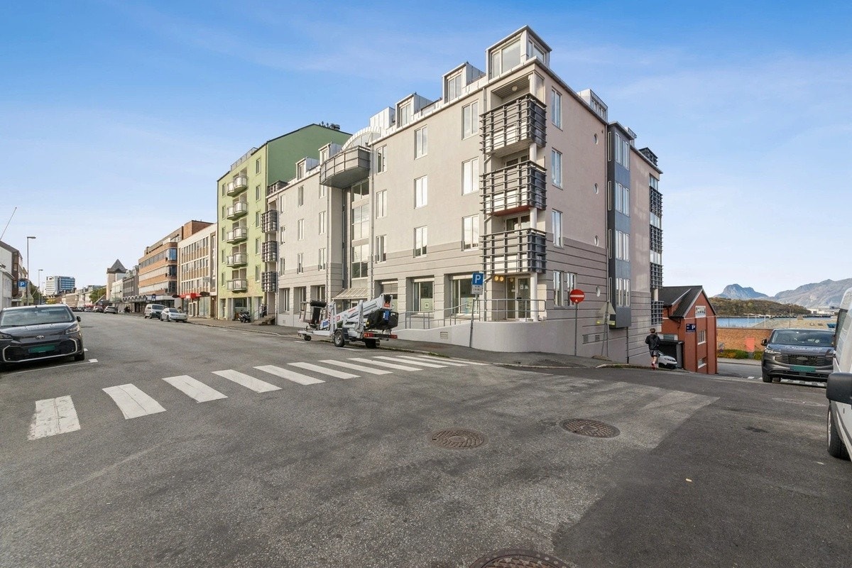 Inngang fra Storgata eller fra parkeringskjeller på nedsiden Galleribilde