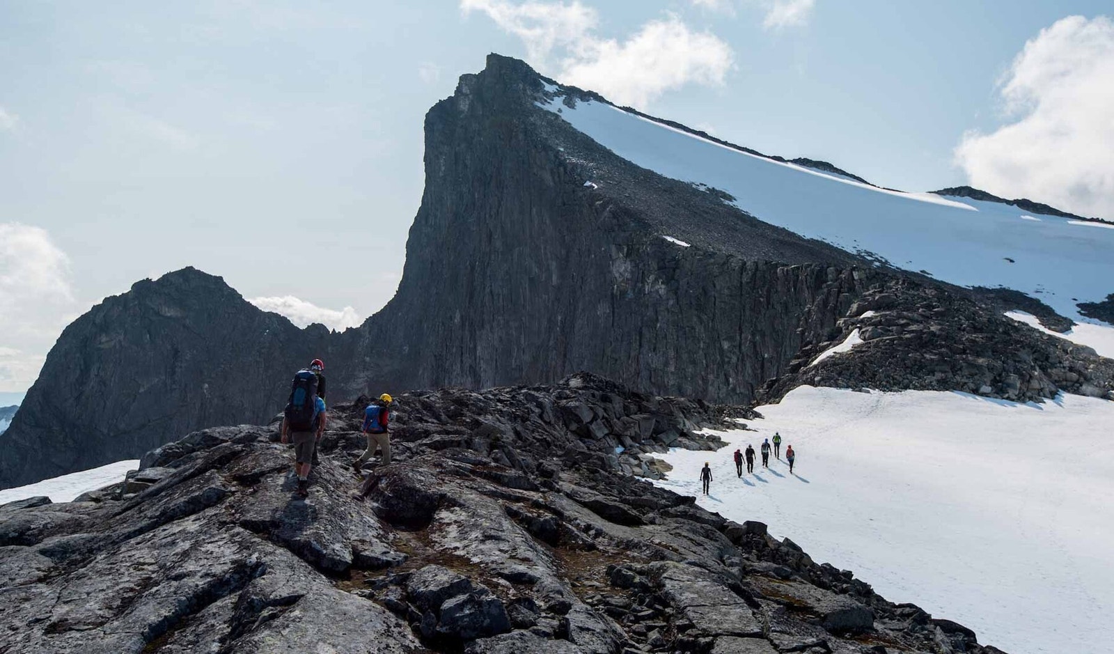 Tyin-området byr på spektakulære fjellturer. Her mot Falketind Galleribilde