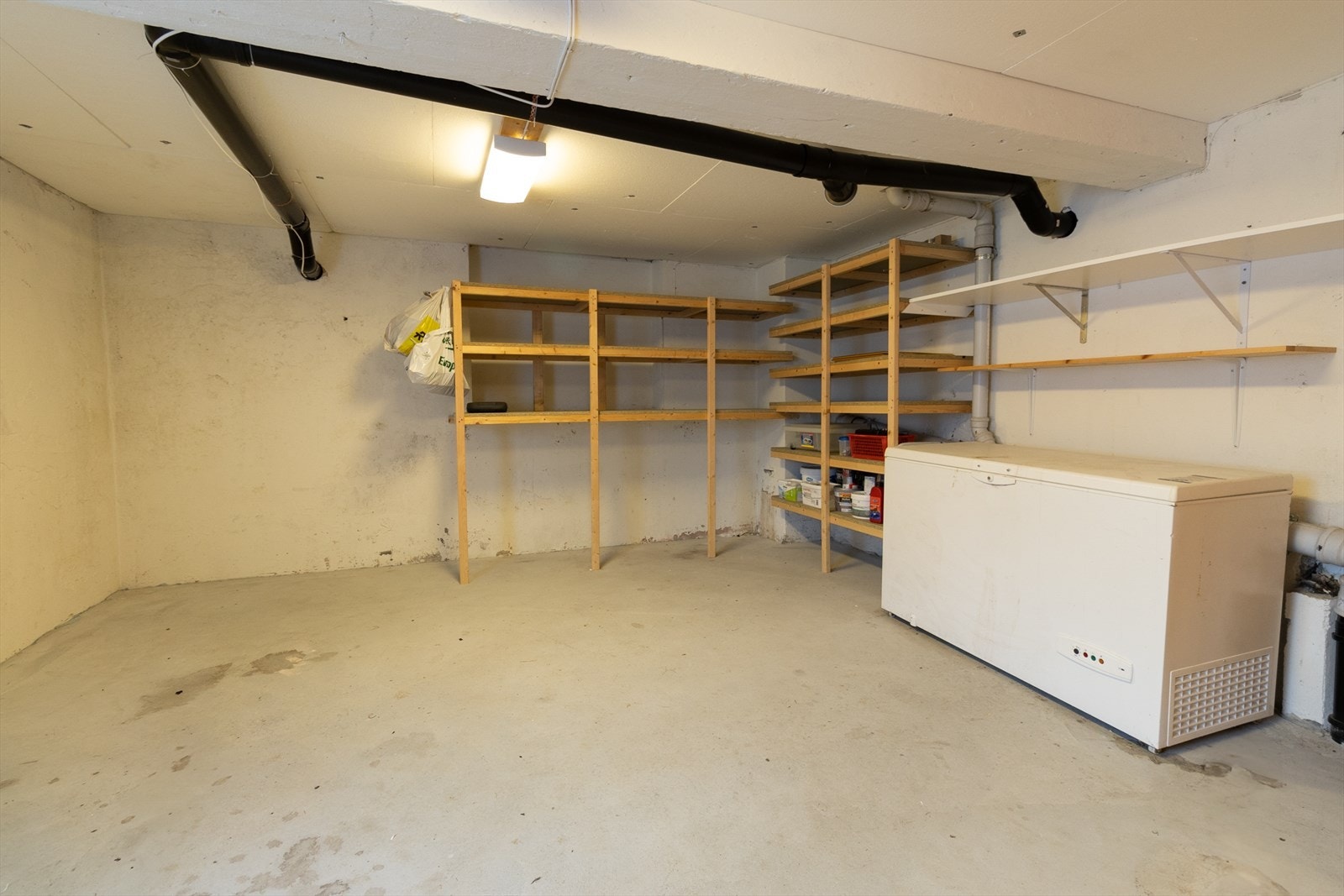 Bod i kjeller Galleribilde