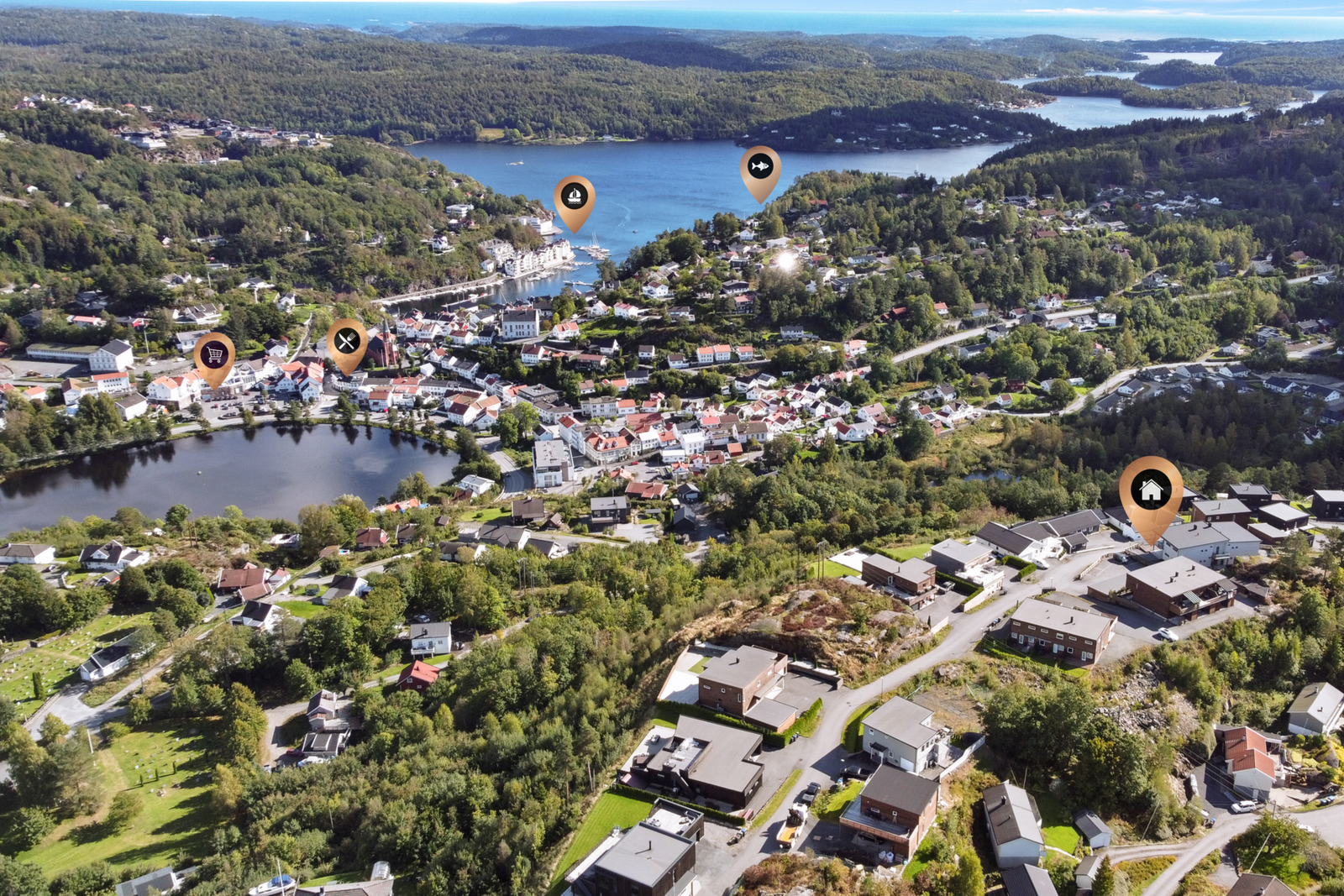 5 minutter kjøring til sentrum. Galleribilde