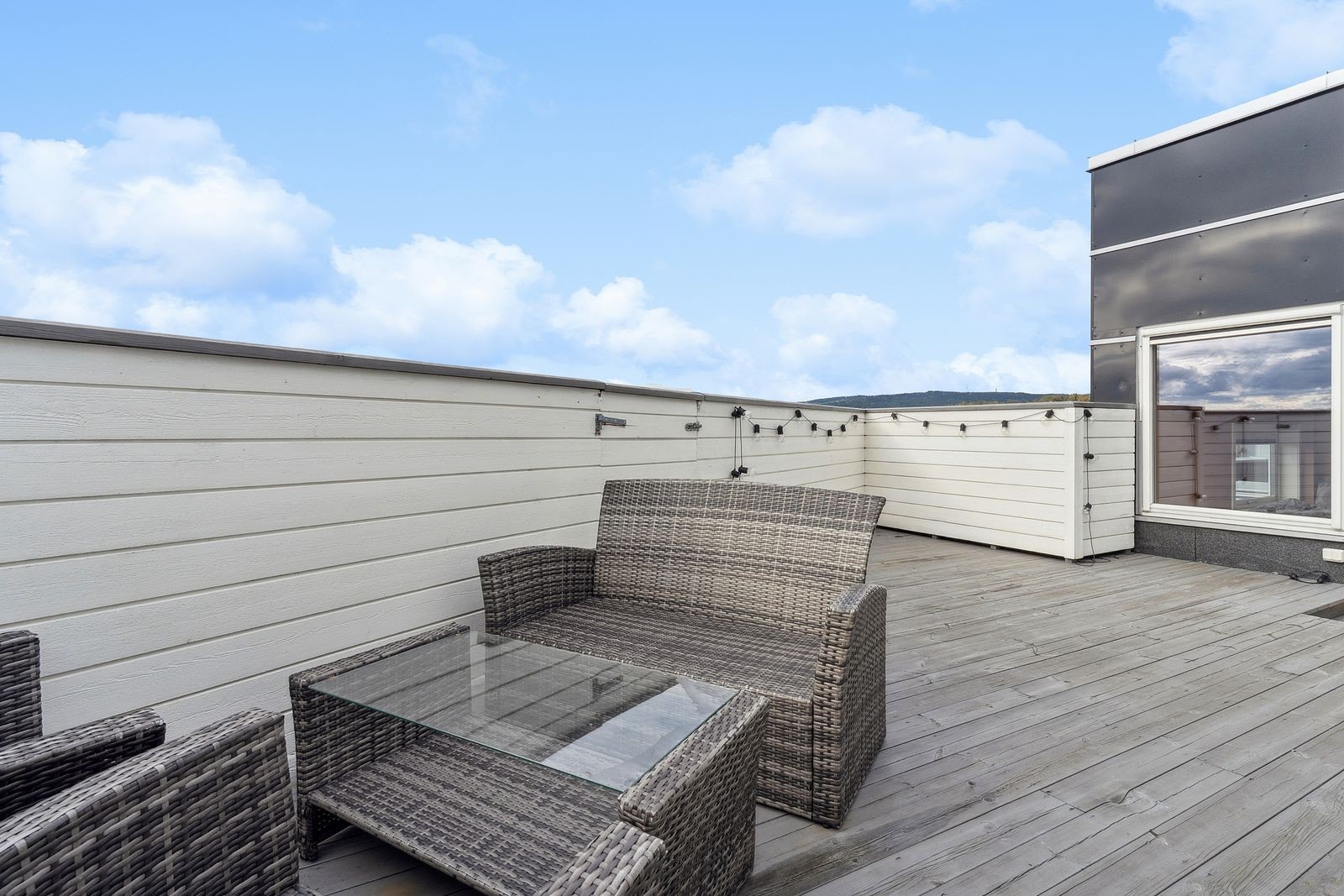 Stor og privat takterasse. Galleribilde