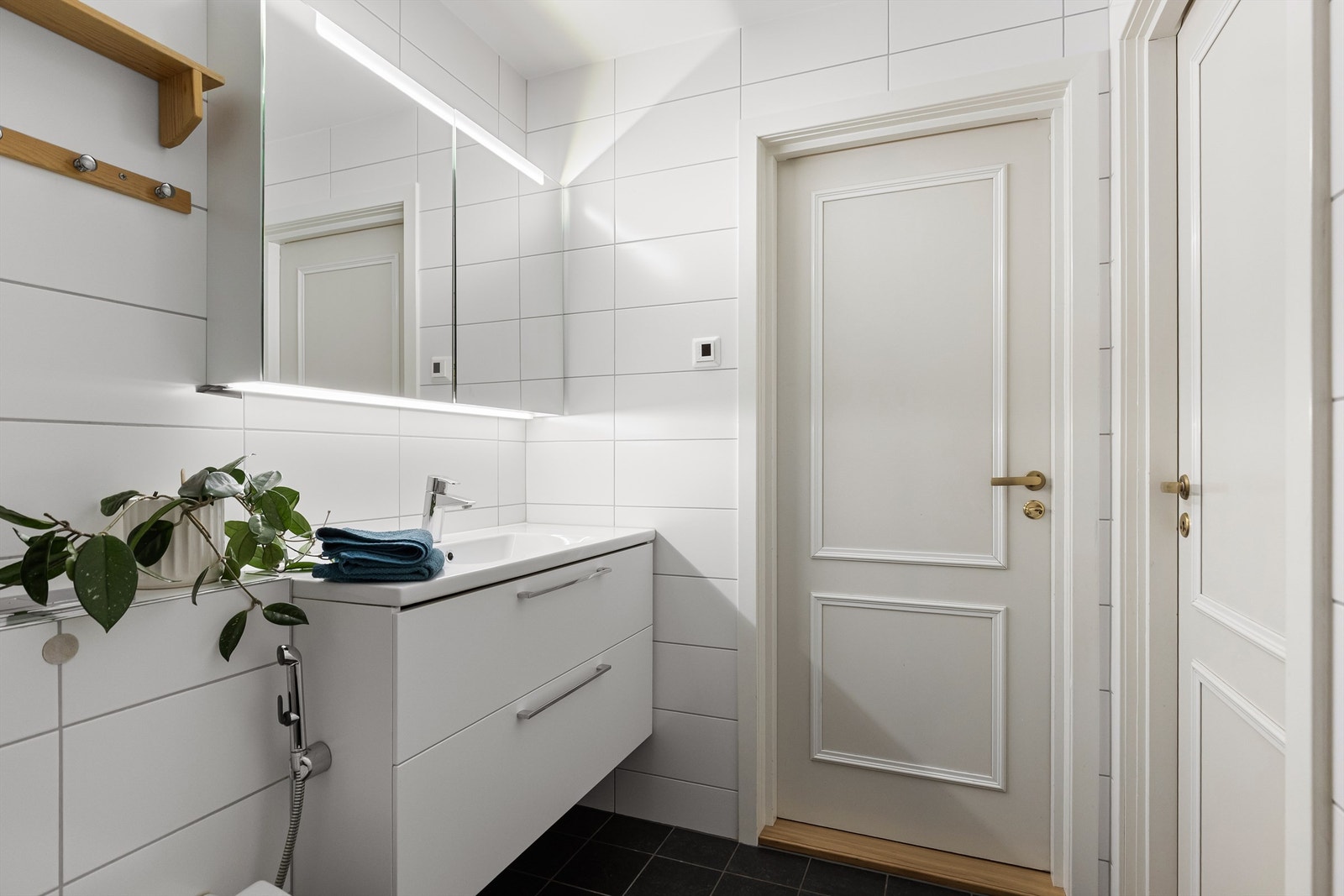 Innredningen holder en lys og moderne standard Galleribilde