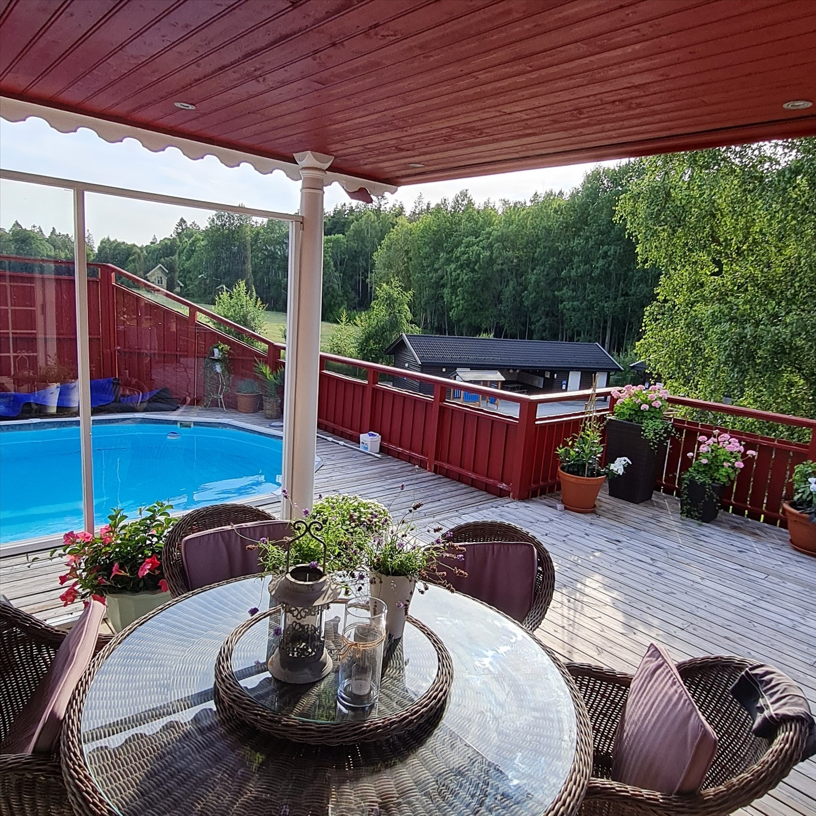 Bassengområde (tatt av Selger) Galleribilde