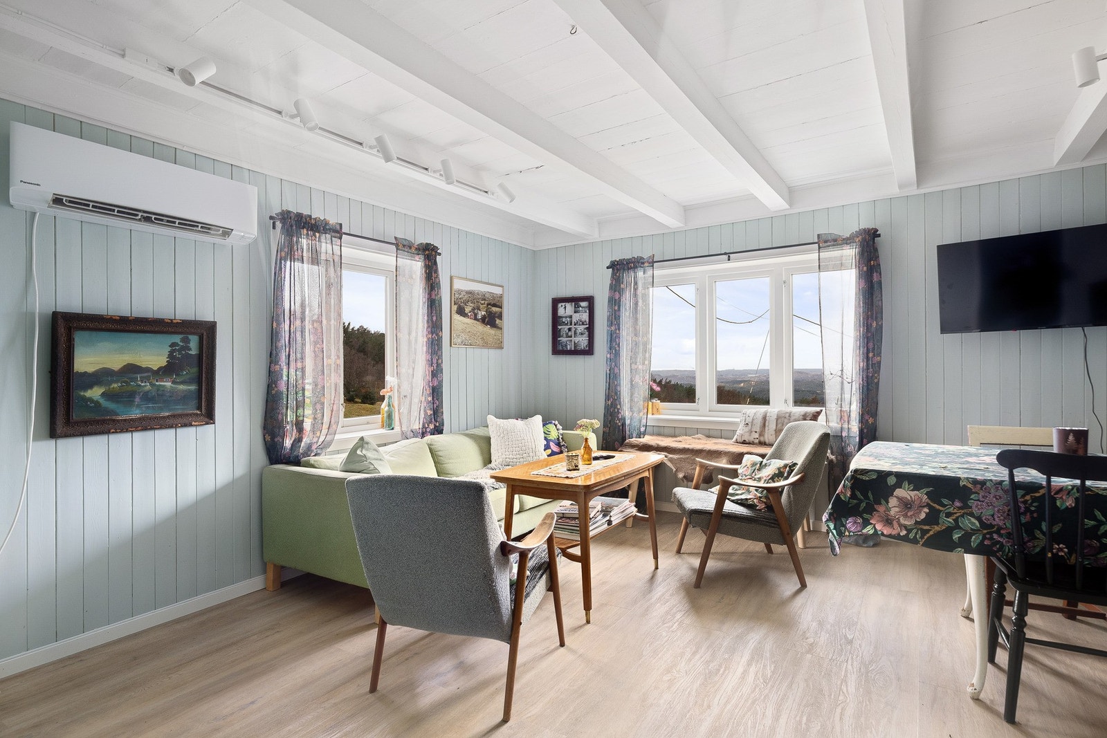 Hele huset, samt stuen er oppgradert i nyere tid Galleribilde