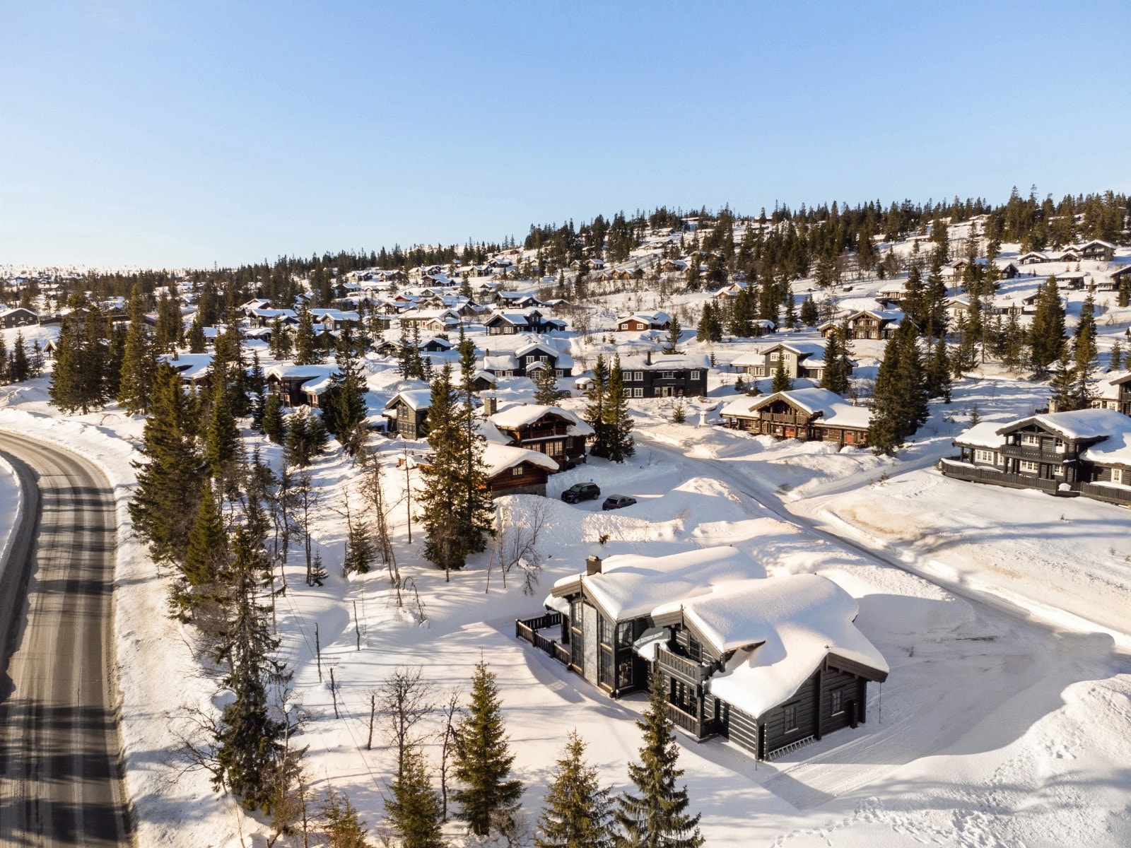 Her bor du tett på alpinanlegget og langrennsløypene. Området byr på ski inn/ski ut-lignende forhold via løypenettet i Fageråsen. Galleribilde