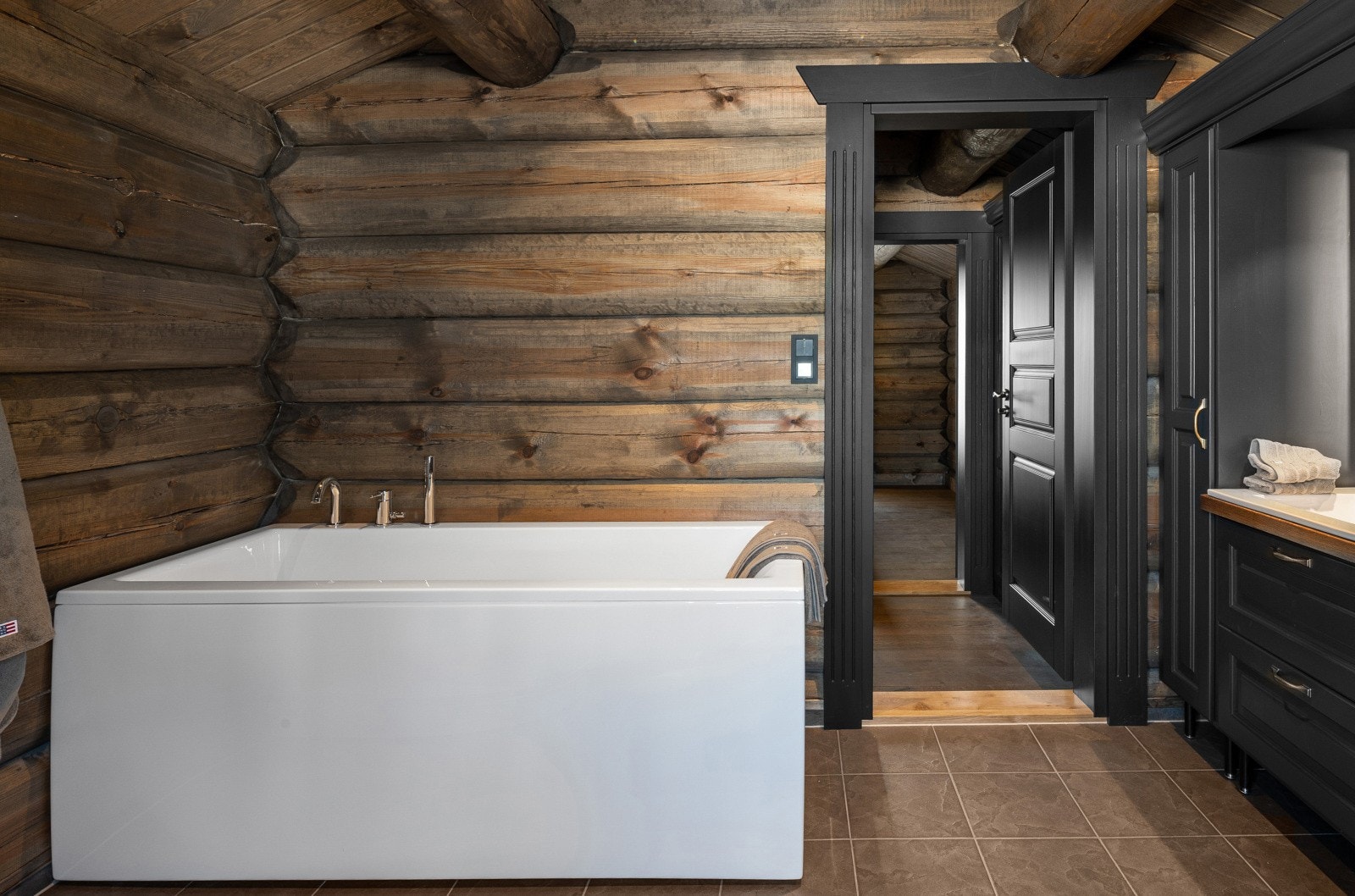 Et romslig badekar gir mulighet for avslapning etter en dag ute i fjellet. Galleribilde