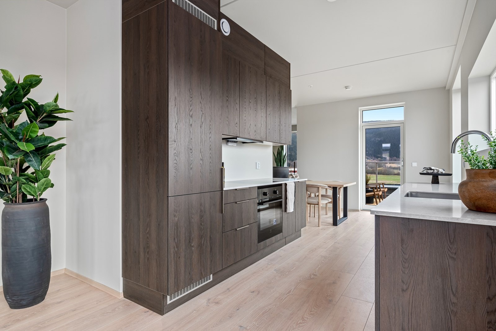 Leiligheten er levert med kvalitetskjøkken fra HTH. Galleribilde