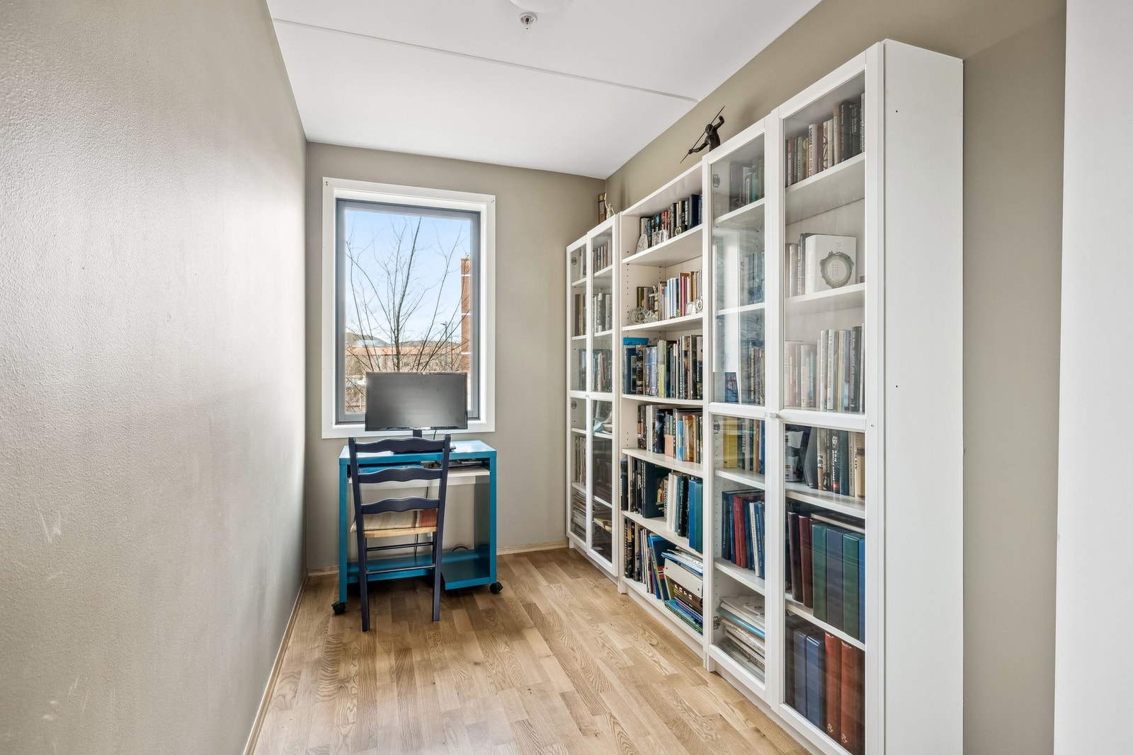 Soverom 1. Eier har benyttet dette til kontor. Galleribilde