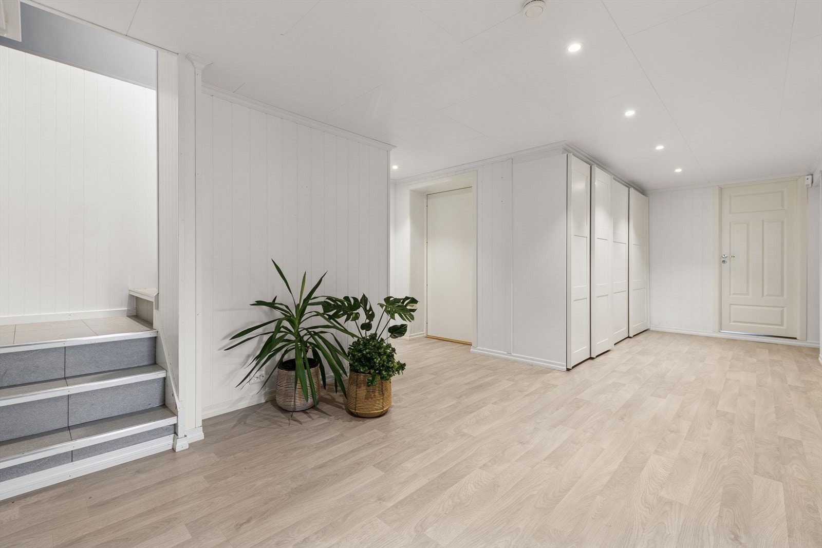 Luftig gang. Galleribilde