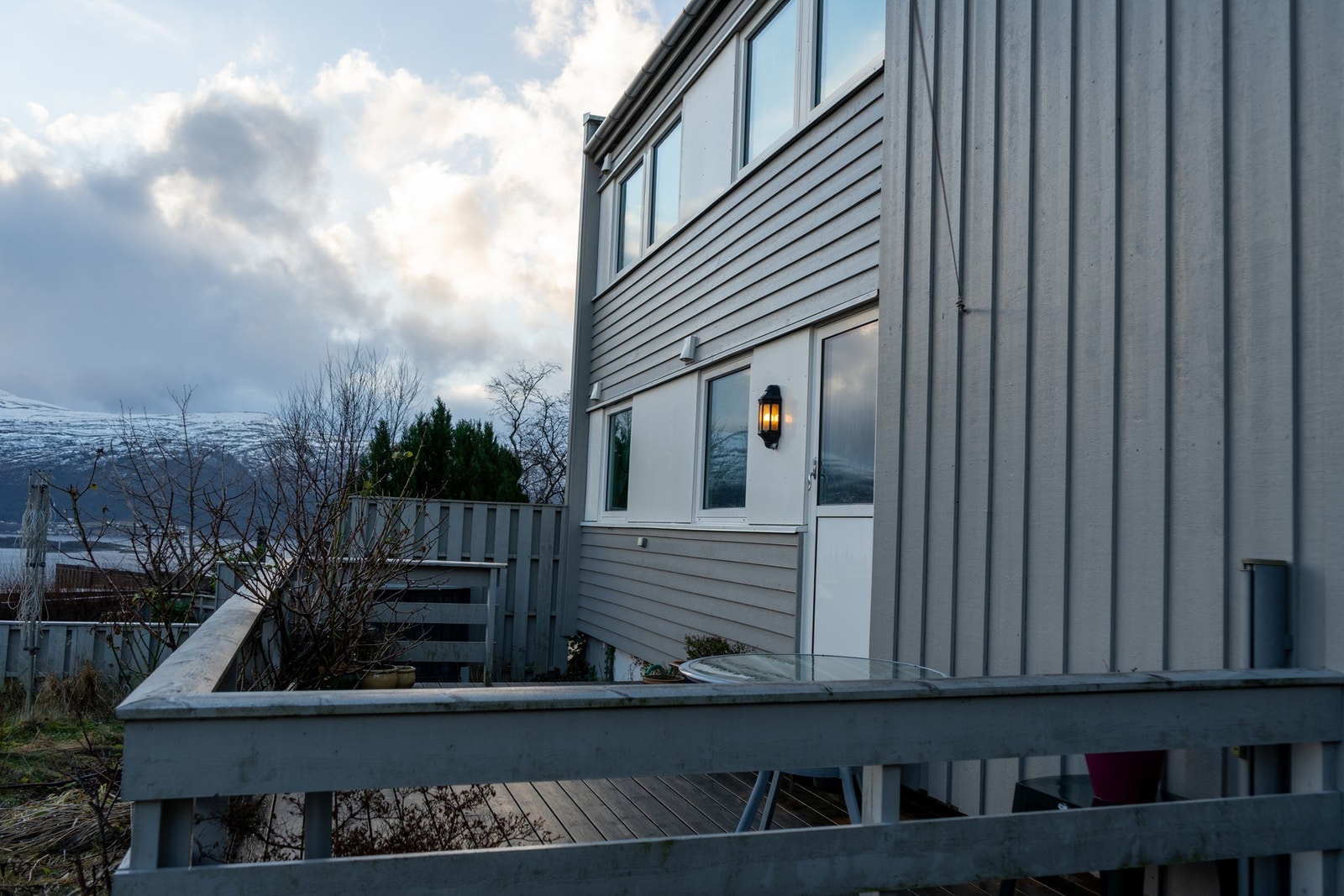 Sydvendt veranda med gode solforhold! Galleribilde