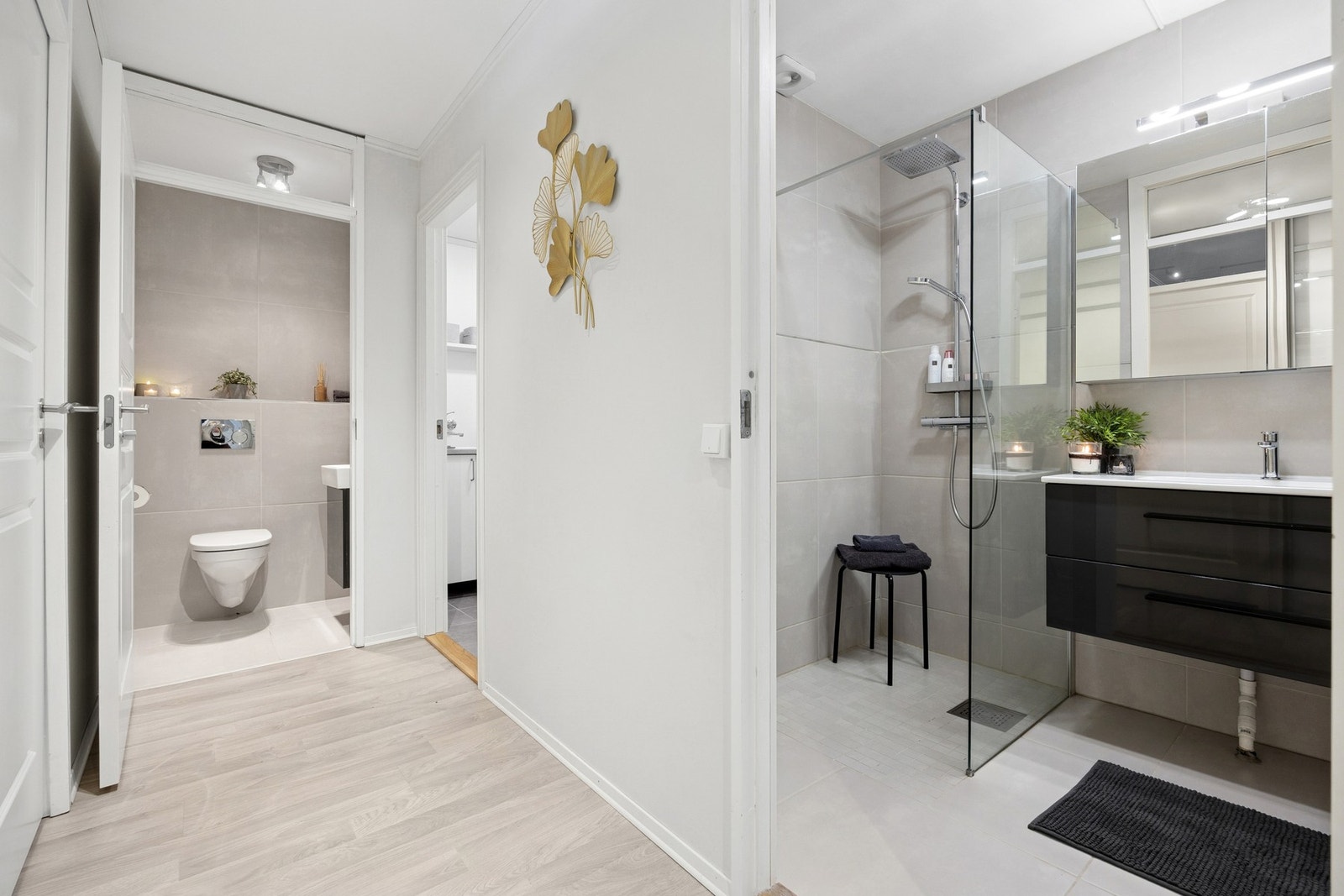 Alle våtrom ble totalrenovert i 2018 med fagmessig utførelse. Galleribilde