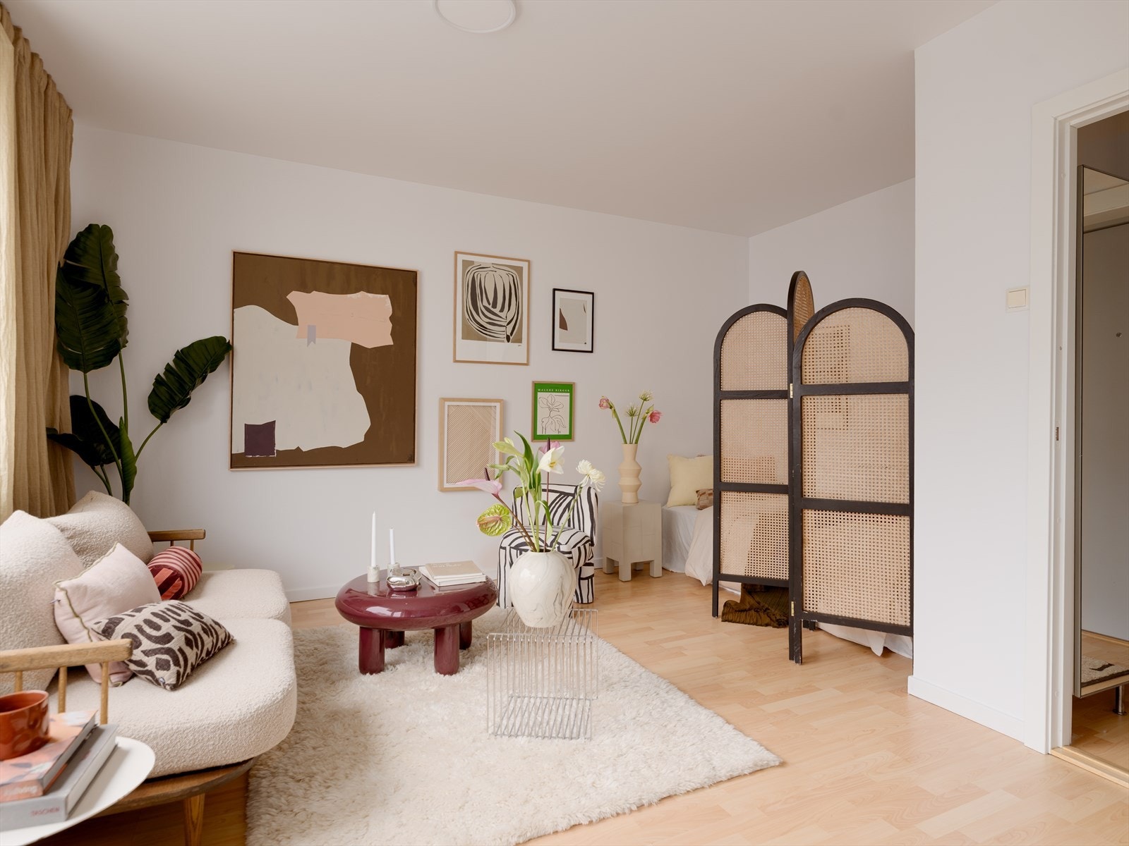 Planløsningen gir mulighet for innredning i forskjellige soner. Galleribilde