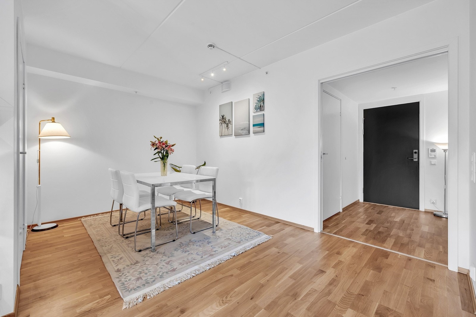 God plass til spisegruppe Galleribilde