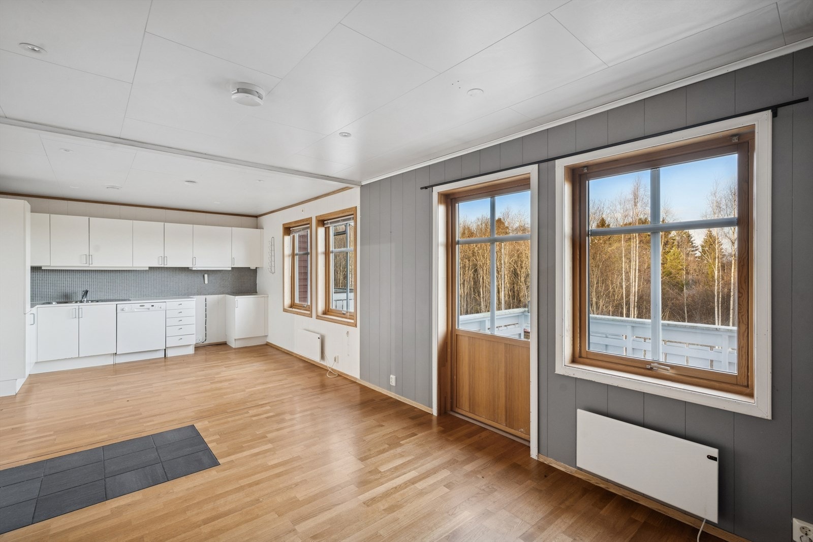 Praktisk åpen stue- og kjøkkenløsning. Galleribilde