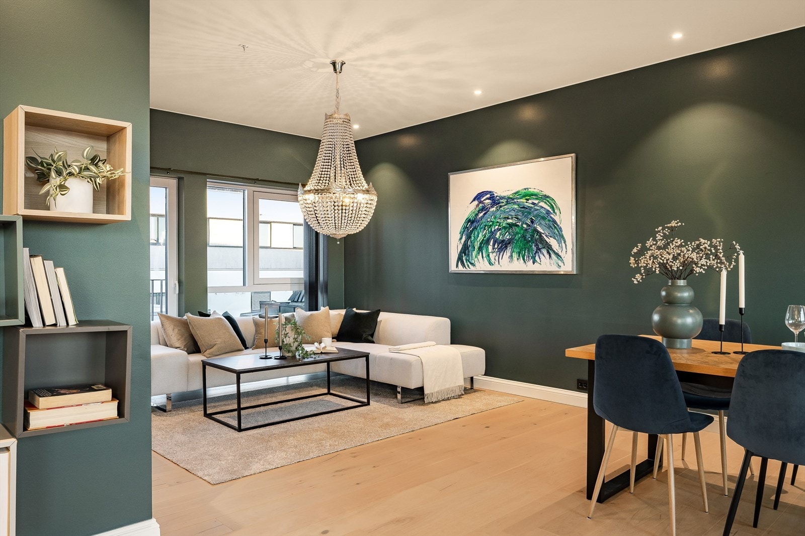 Leiligheten er av høy kvalitet med stilige og tidløse interiørvalg. Galleribilde