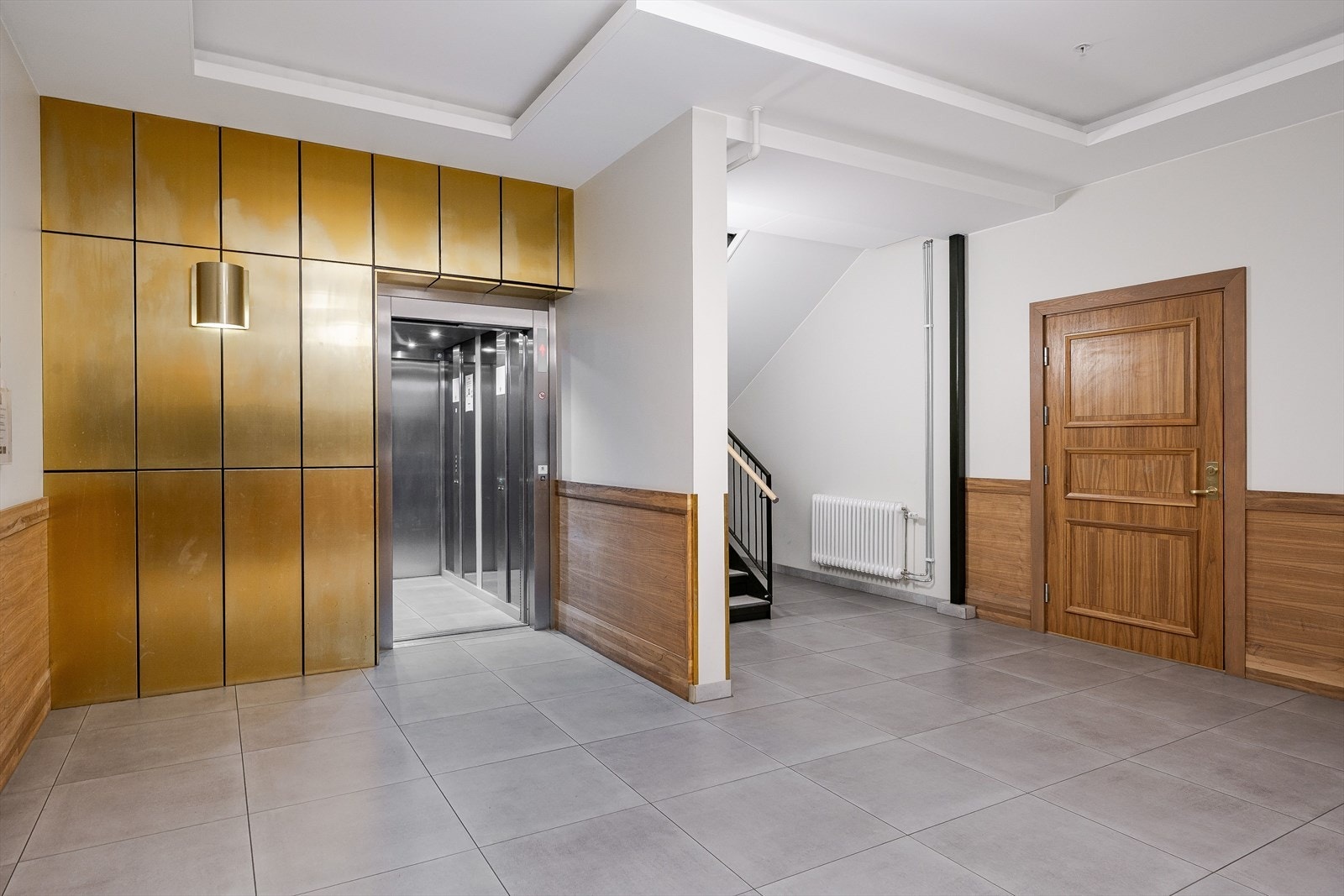 Hyggelig felles inngangsparti til bygget. Galleribilde