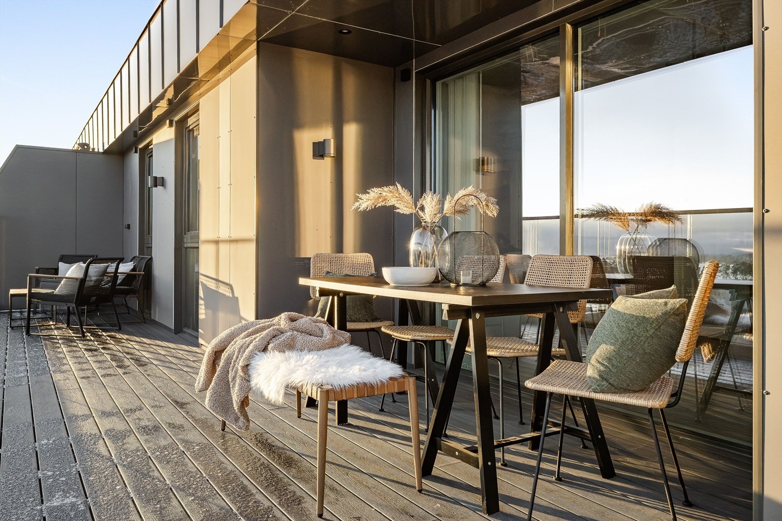 En nisje på balkongen gjør at den får et lite takoverbygg. Galleribilde