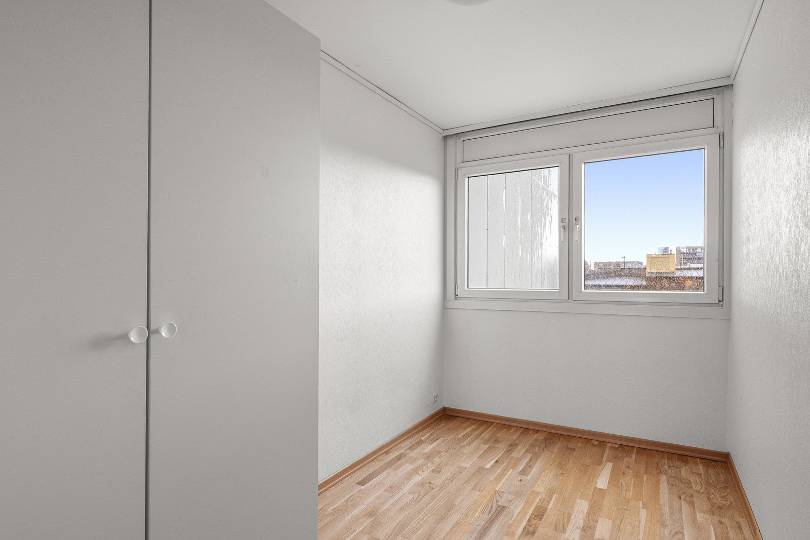 De to øvrige soverommene er også av god størrelse og kan brukes som barnerom, gjesterom eller kontor. Galleribilde