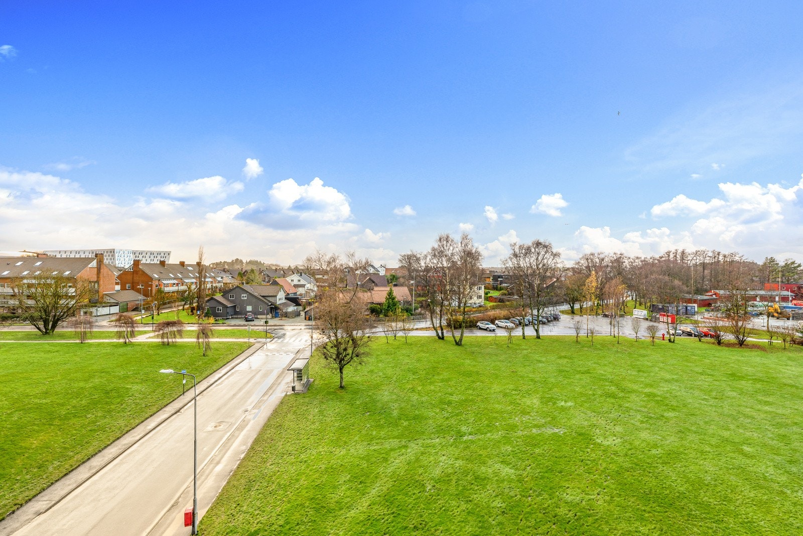 Terskelen for koselige søndagsturer rundt Stokkavannet blir betraktelig mye lavere når man bor her. Galleribilde