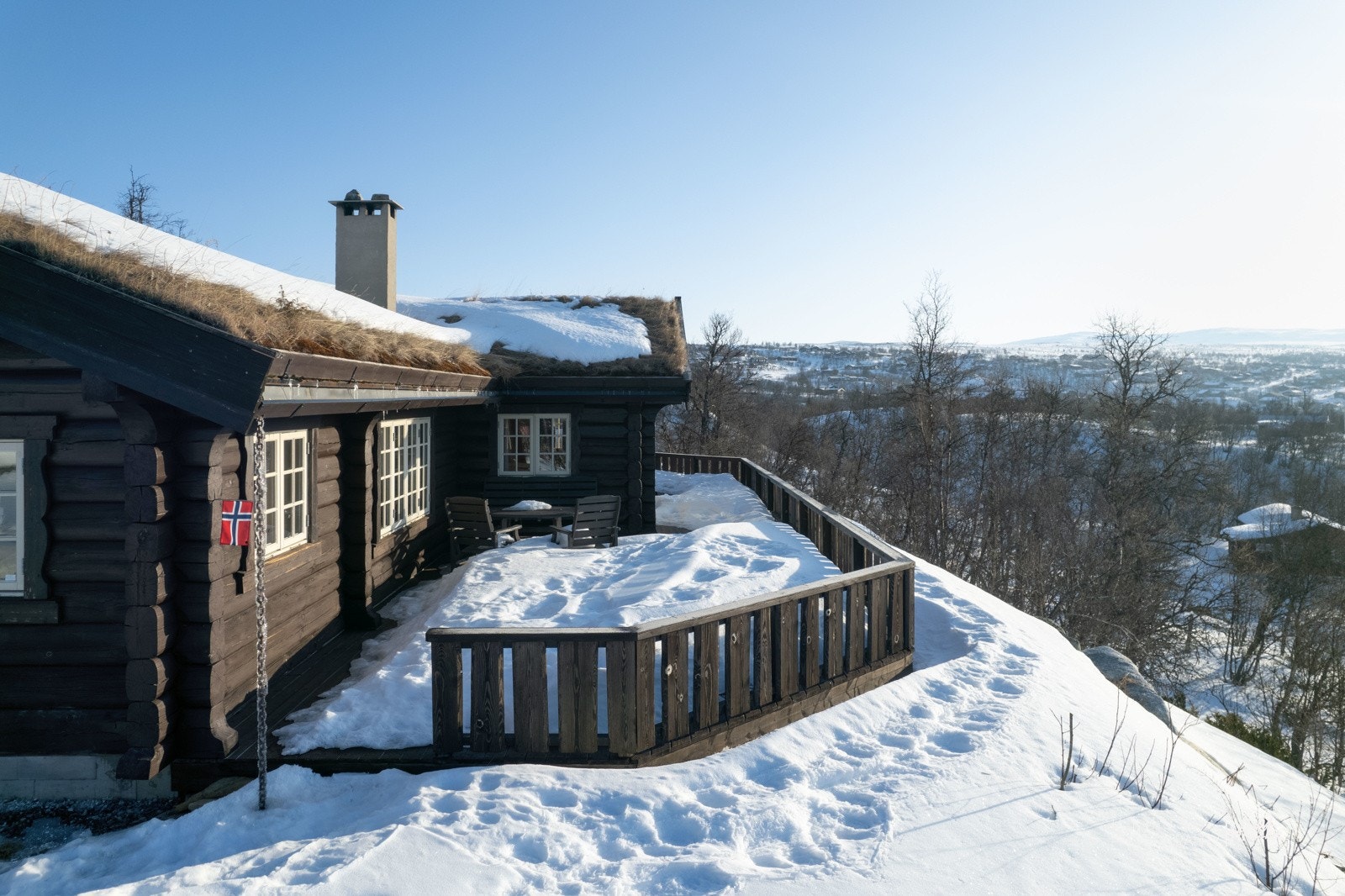 Uteplassen har veldig gode solforhold hele året Galleribilde