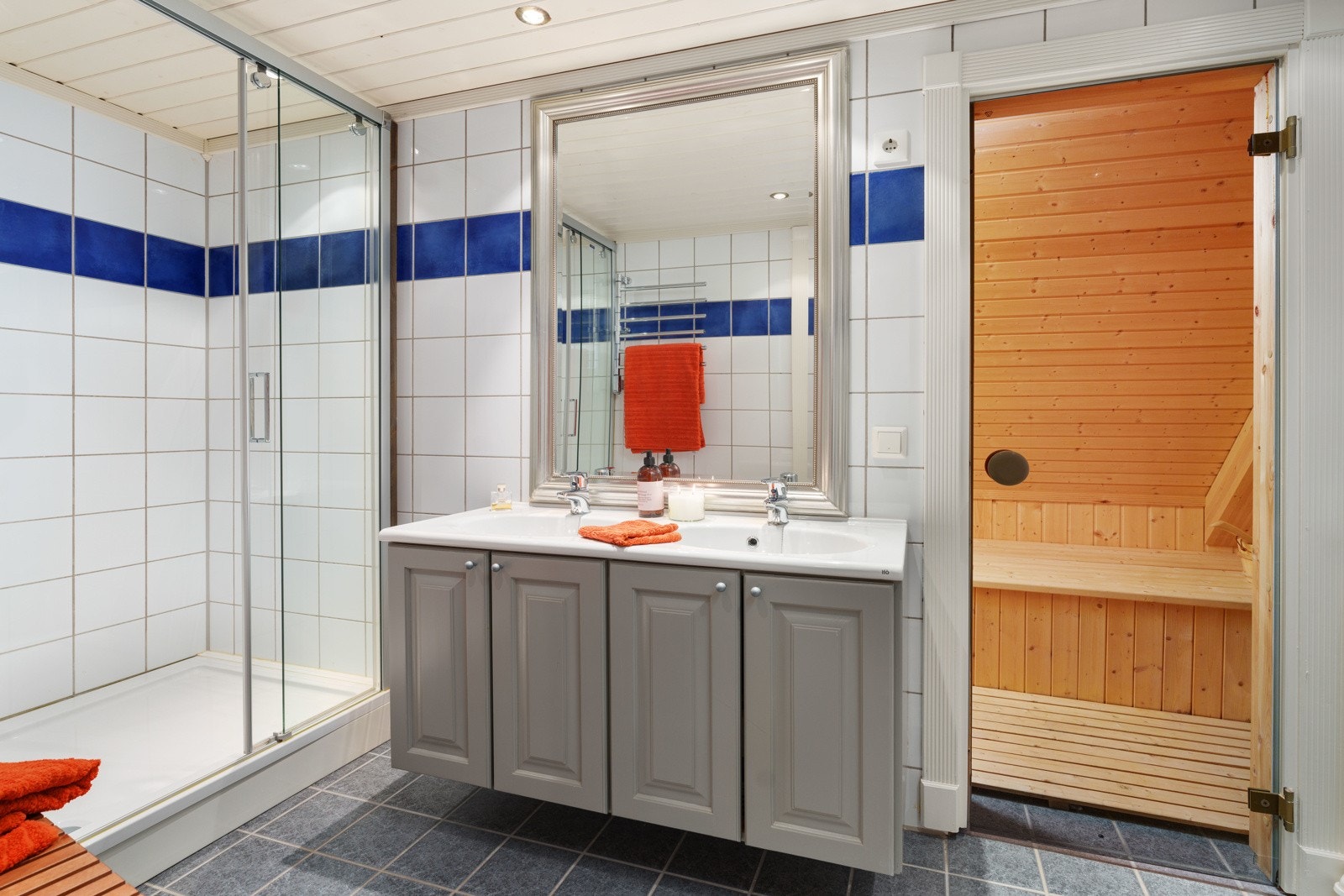 Toppleilighet - Bad i tilknytting til Hovedsoverom Galleribilde